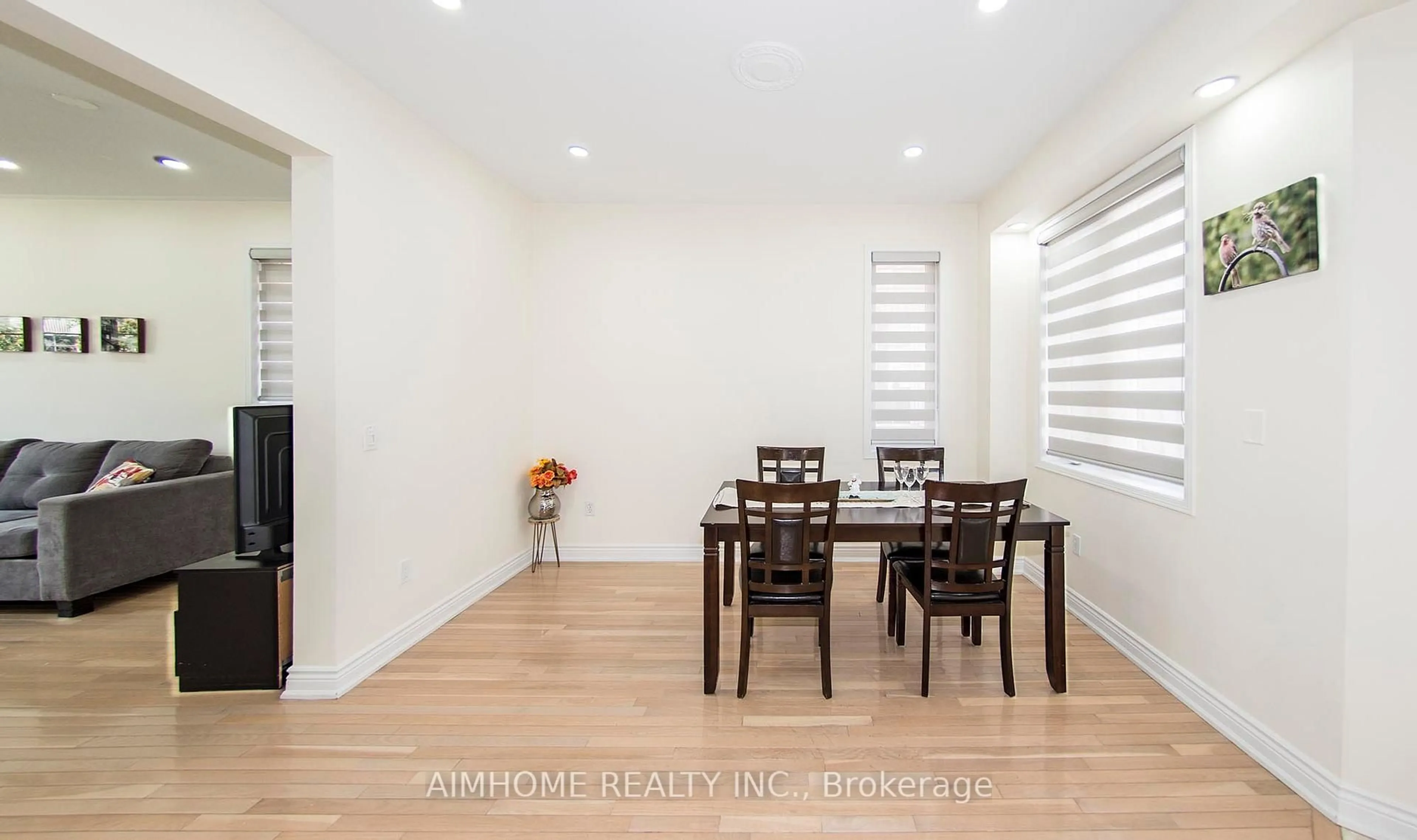 Dining room, wood/laminate floor for 118 Emery Hill Blvd, Markham Ontario L6C 2S5