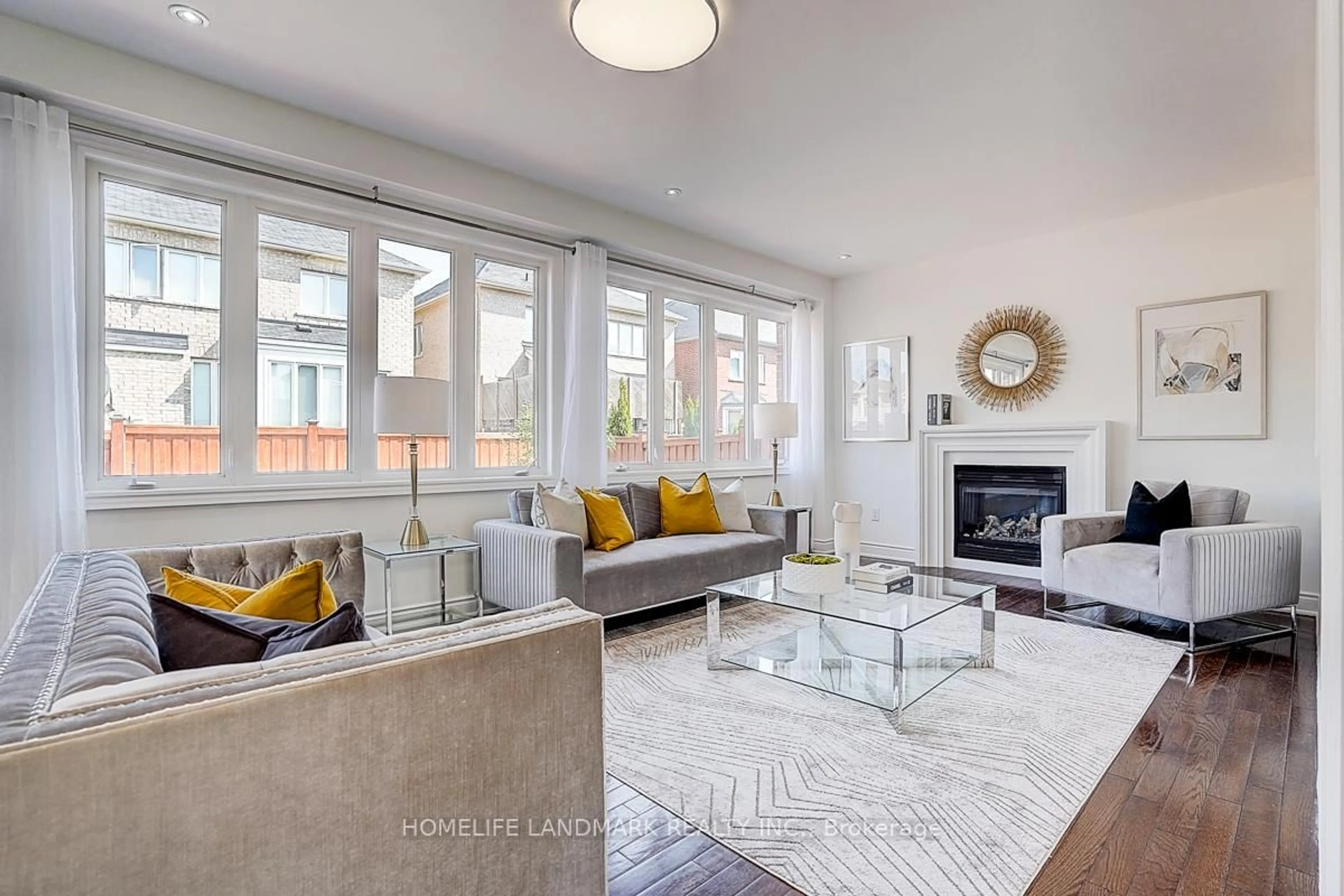 Living room with furniture, unknown for 239 John Davis Gate, Whitchurch-Stouffville Ontario L4A 1T5