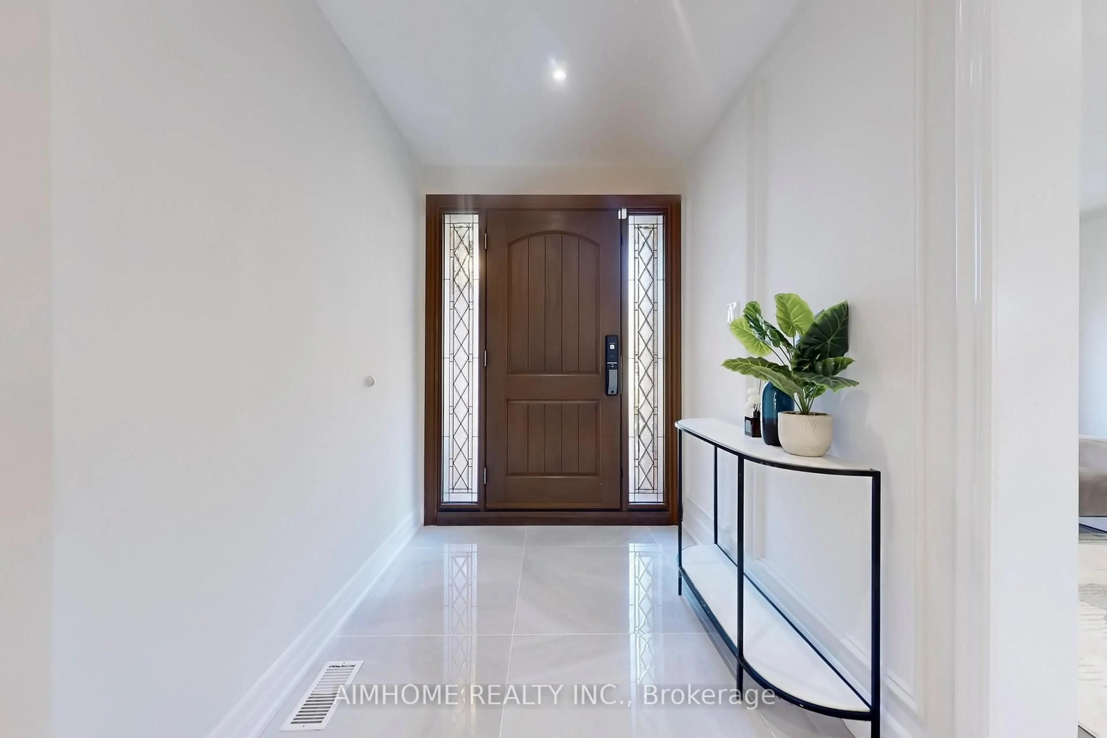 Indoor foyer for 24 Tilman Circ, Markham Ontario L3P 6A6