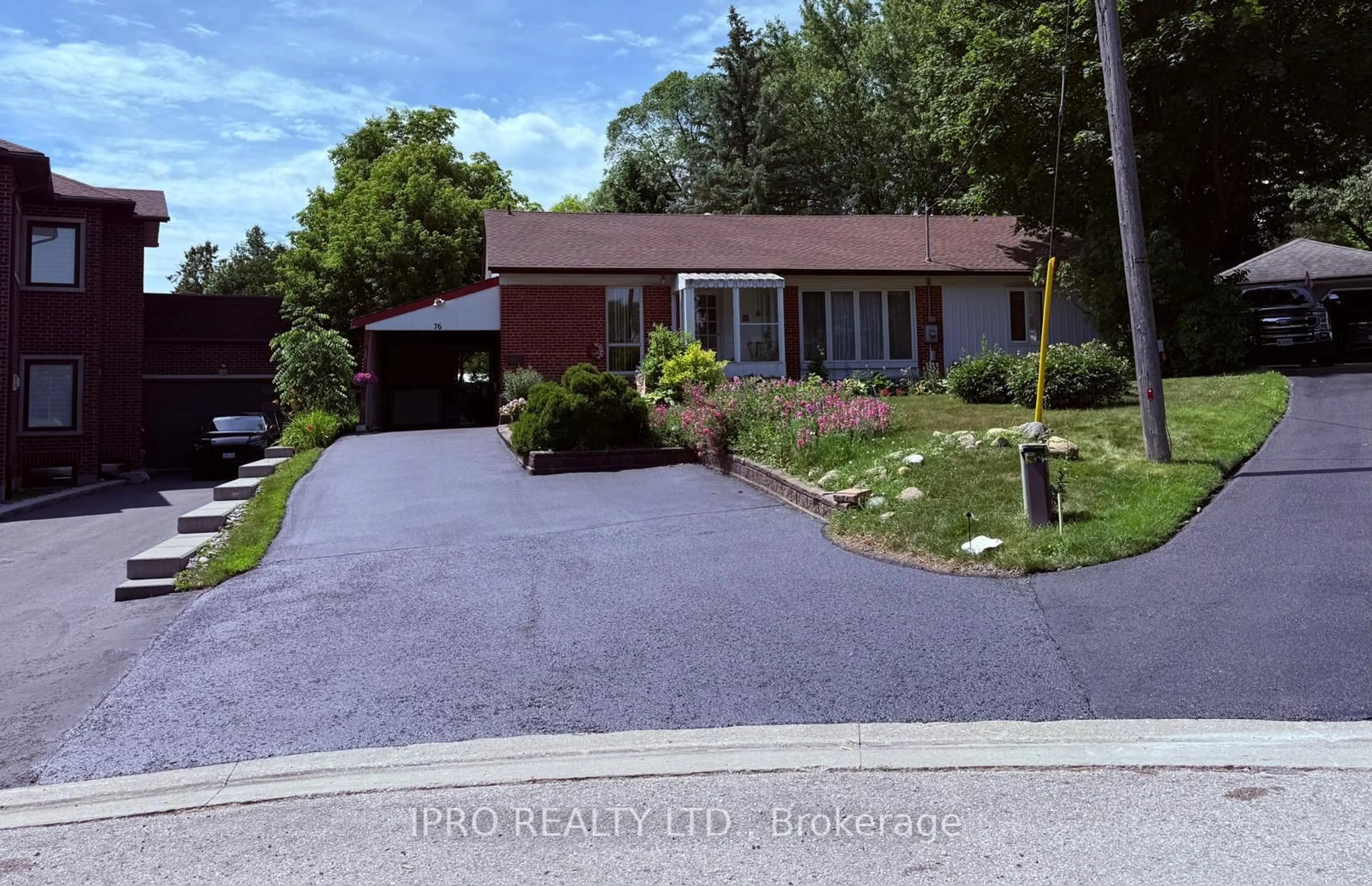 Unknown for 76 Monkswood Cres, Newmarket Ontario L3Y 2K1