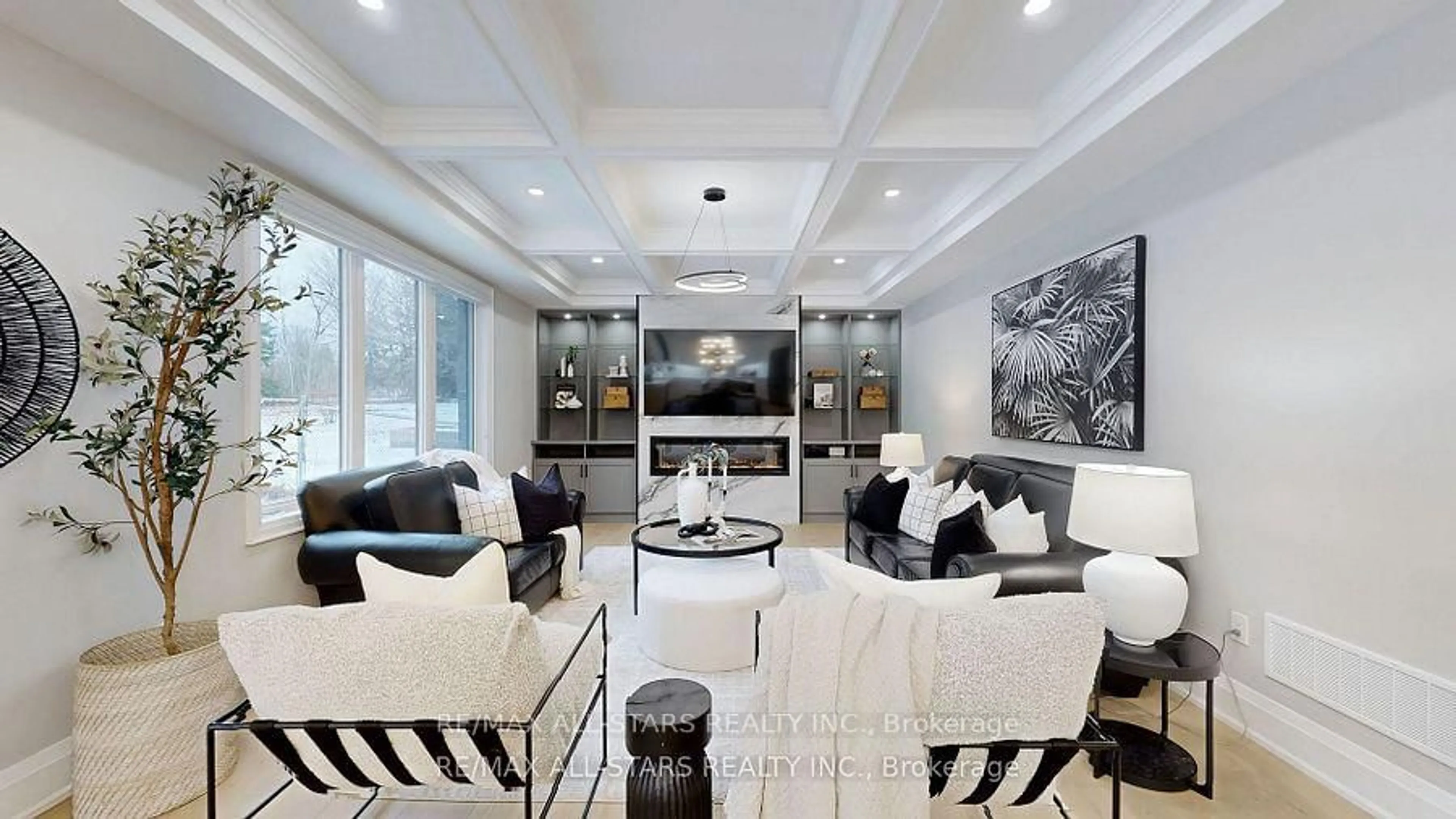Living room with furniture, unknown for 75 Cemetery Rd, Uxbridge Ontario L9P 1R1