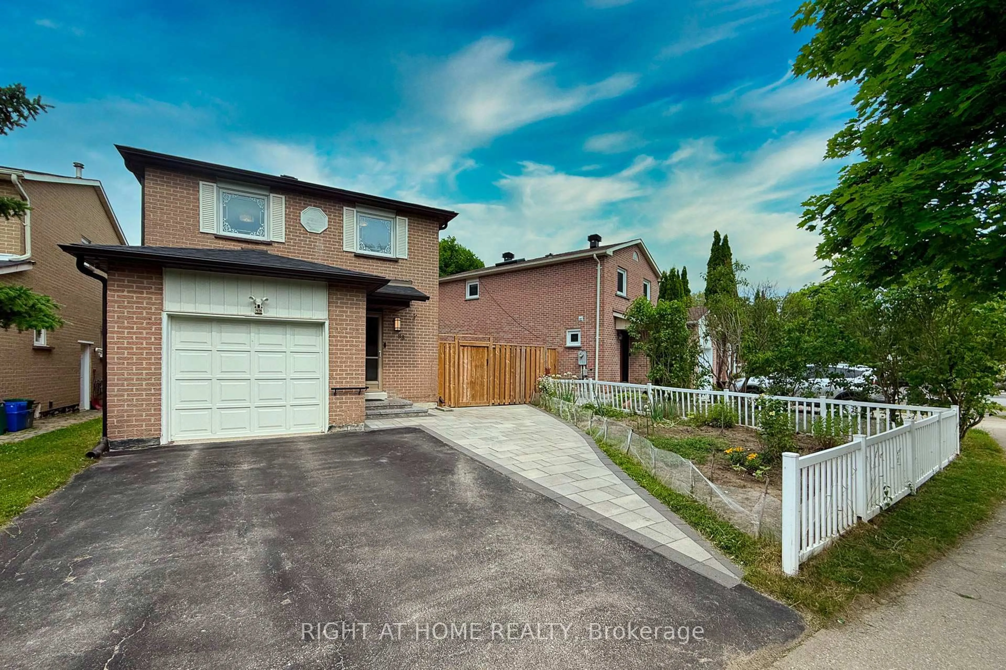 Home with brick exterior material, street for 88 Sunshine Dr, Richmond Hill Ontario L4C 8H2