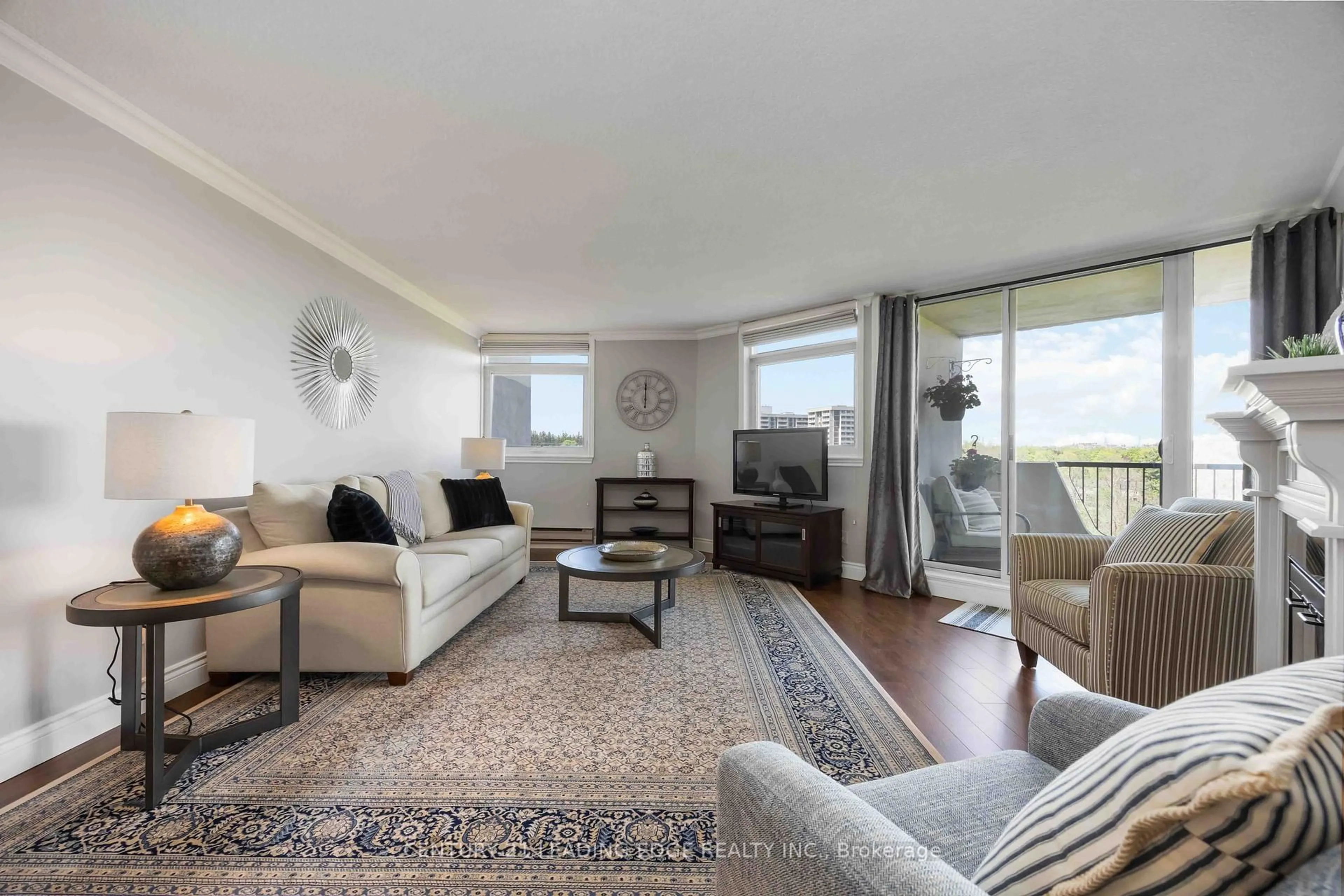 Living room with furniture, unknown for 7811 Yonge St #811, Markham Ontario L3T 4S3
