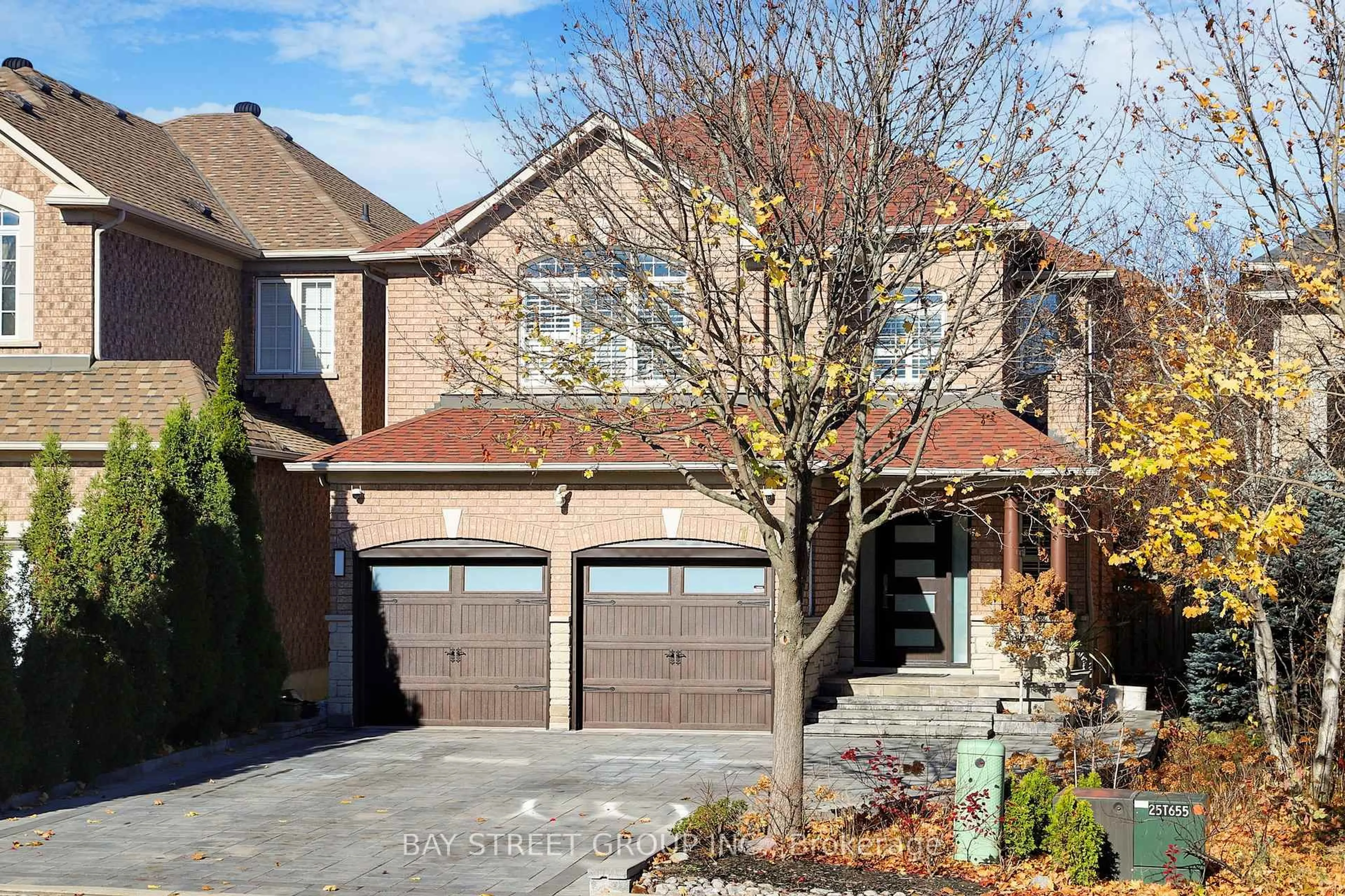 Home with brick exterior material, street for 115 COLESBROOK Rd, Richmond Hill Ontario L4S 2G3