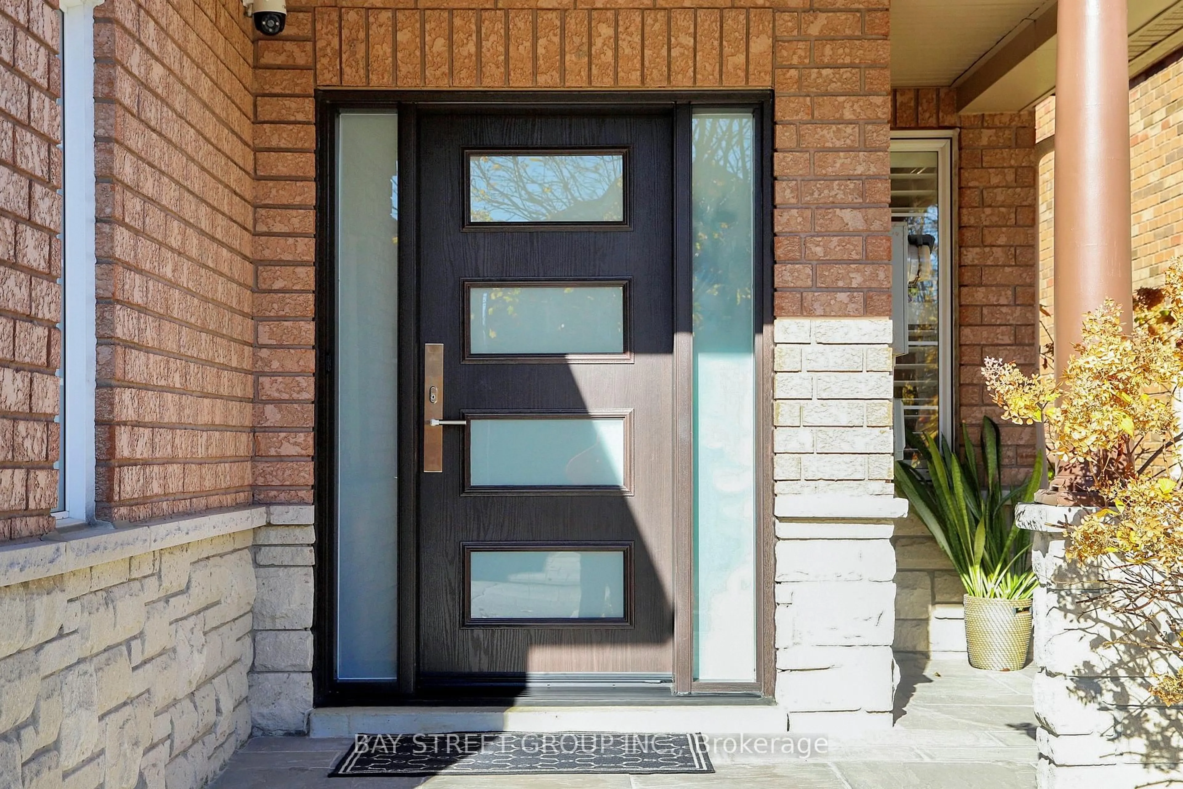 Indoor entryway for 115 COLESBROOK Rd, Richmond Hill Ontario L4S 2G3