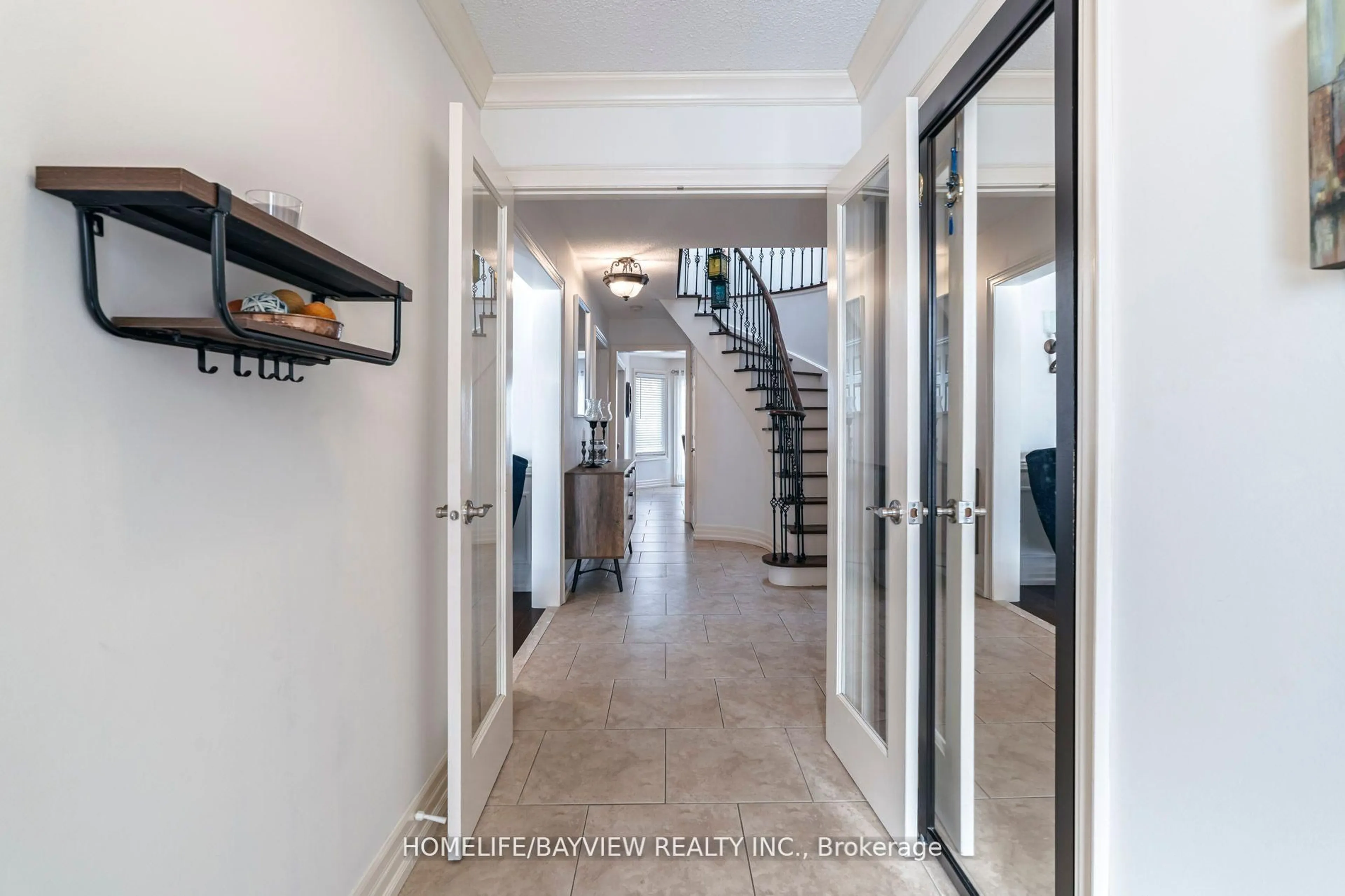 Indoor foyer for 40 Gardner Pl, Vaughan Ontario L6A 1C2