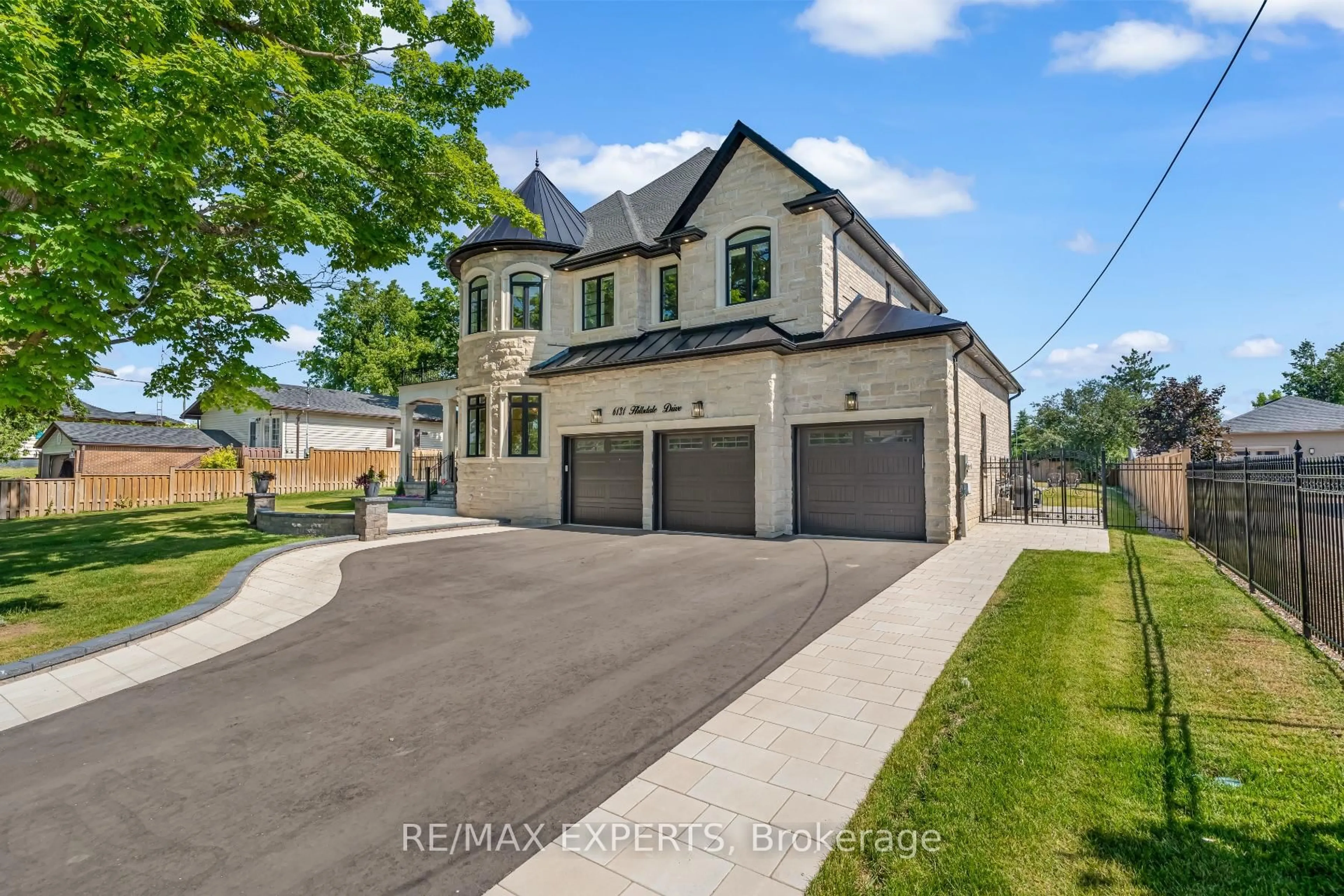 Unknown for 6131 Hillsdale Dr, Whitchurch-Stouffville Ontario L4A 3B7