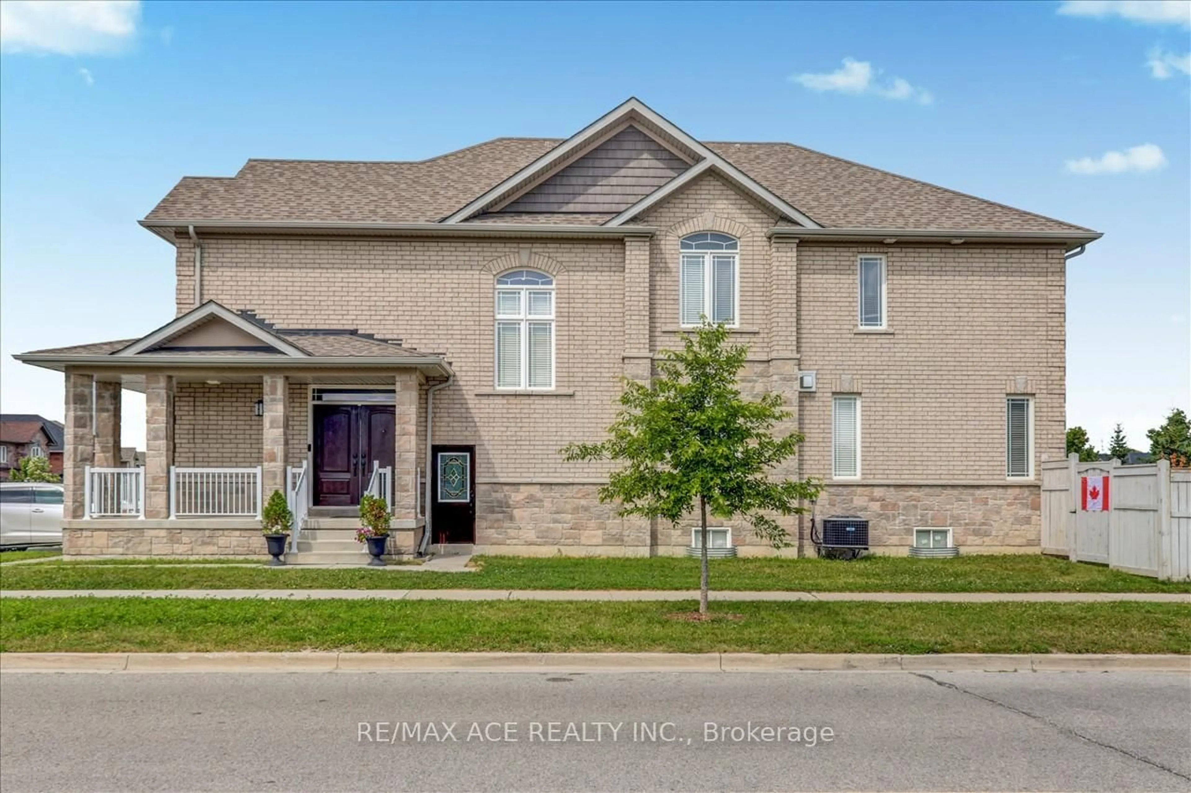 Home with brick exterior material, street for 168 Rutherford Rd, Bradford West Gwillimbury Ontario L3Z 0B4