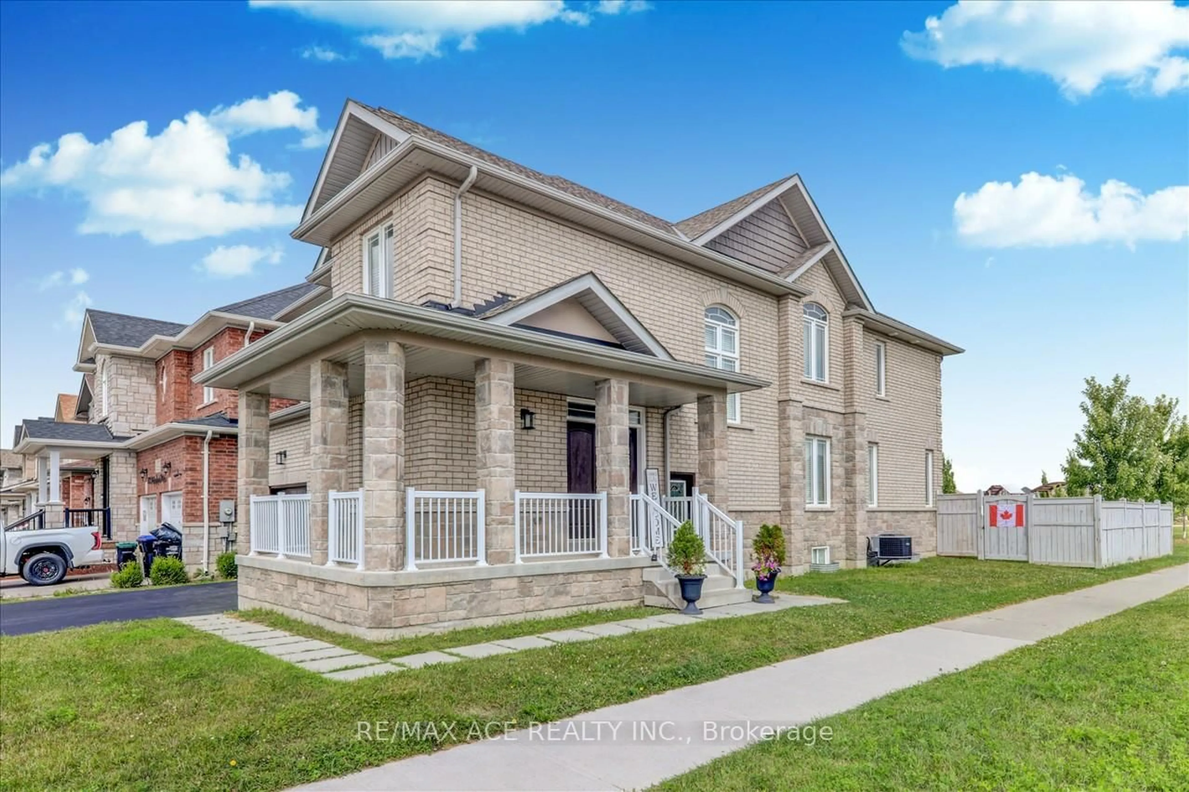 Home with brick exterior material, street for 168 Rutherford Rd, Bradford West Gwillimbury Ontario L3Z 0B4