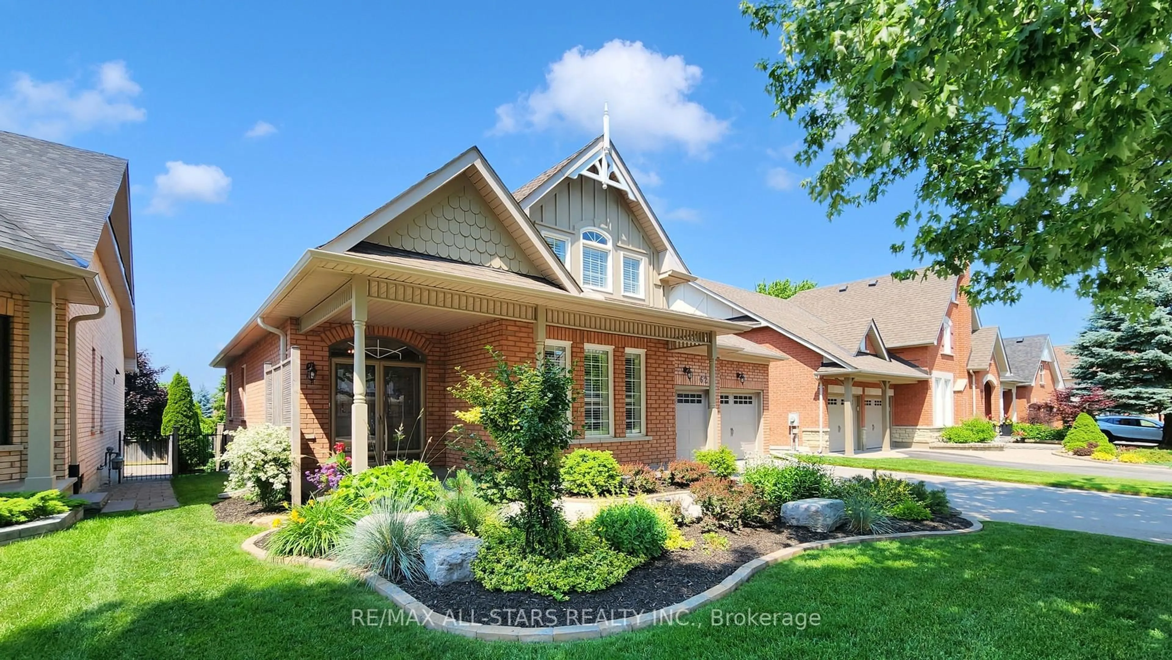 Home with brick exterior material, street for 62 Joseph St, Uxbridge Ontario L9P 1Z3