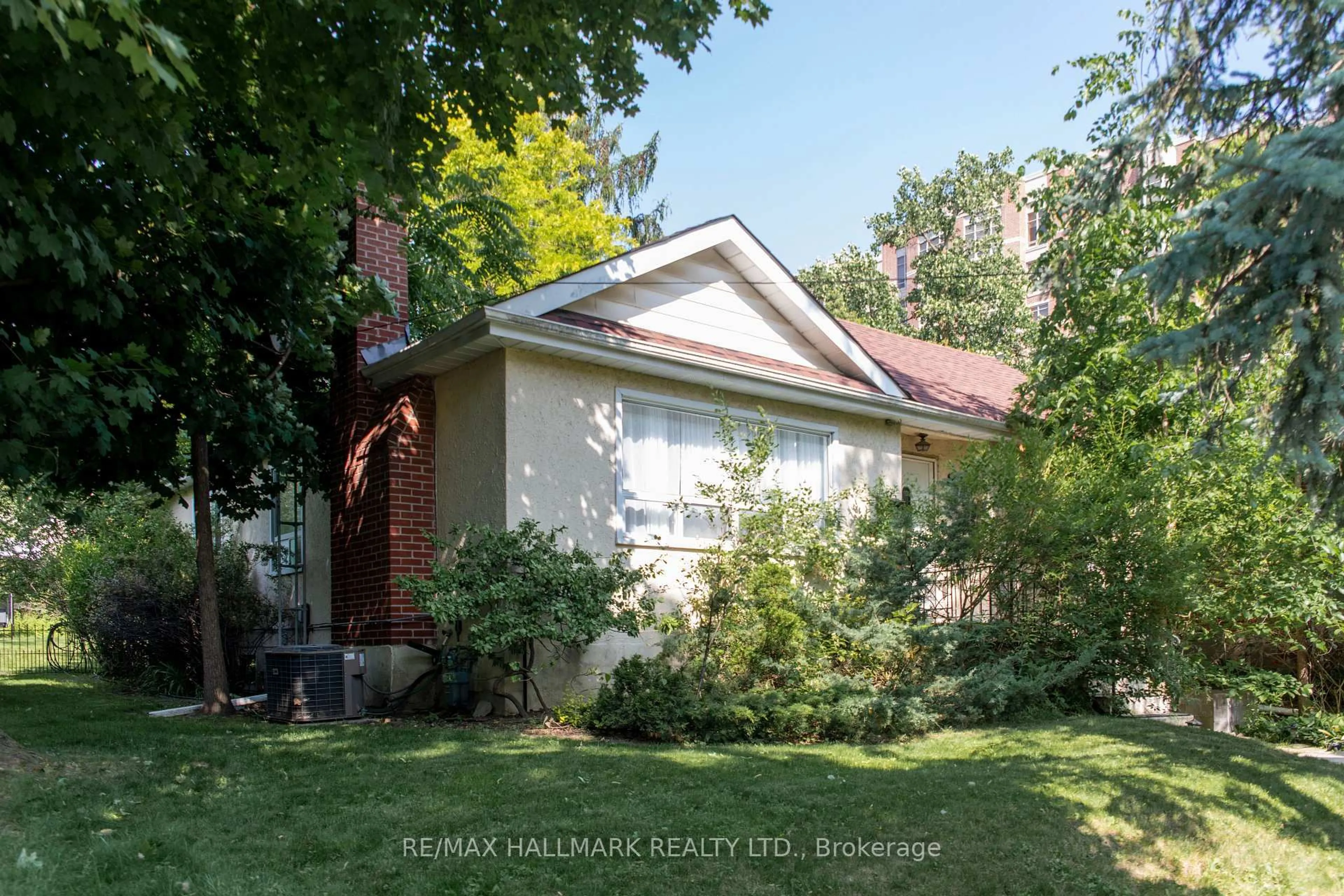 Home with brick exterior material, street for 86 Church St, Richmond Hill Ontario L4C 1W3