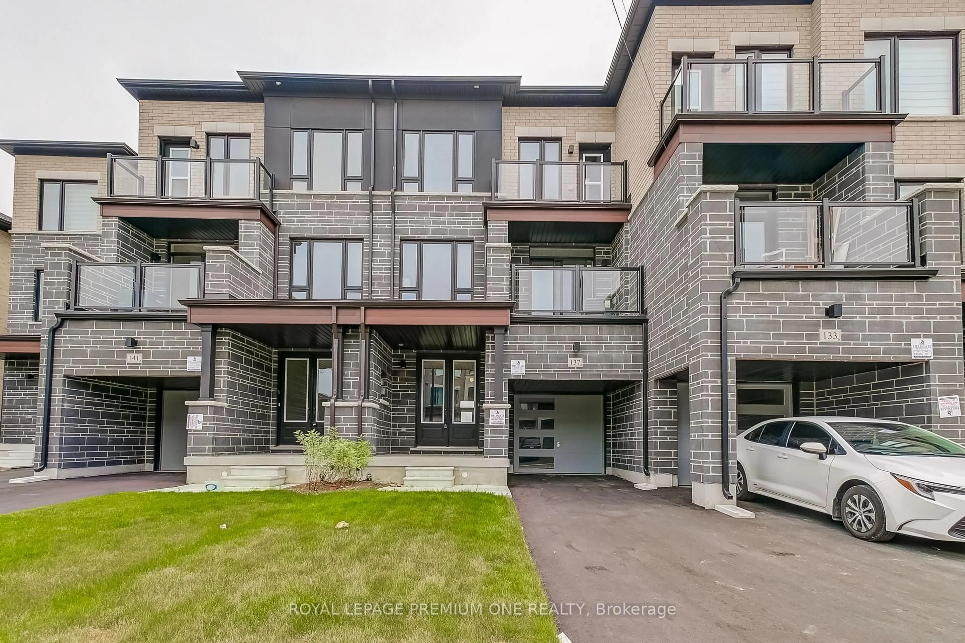 Unknown for 137 Tennant Circ, Vaughan Ontario L4H 5L4