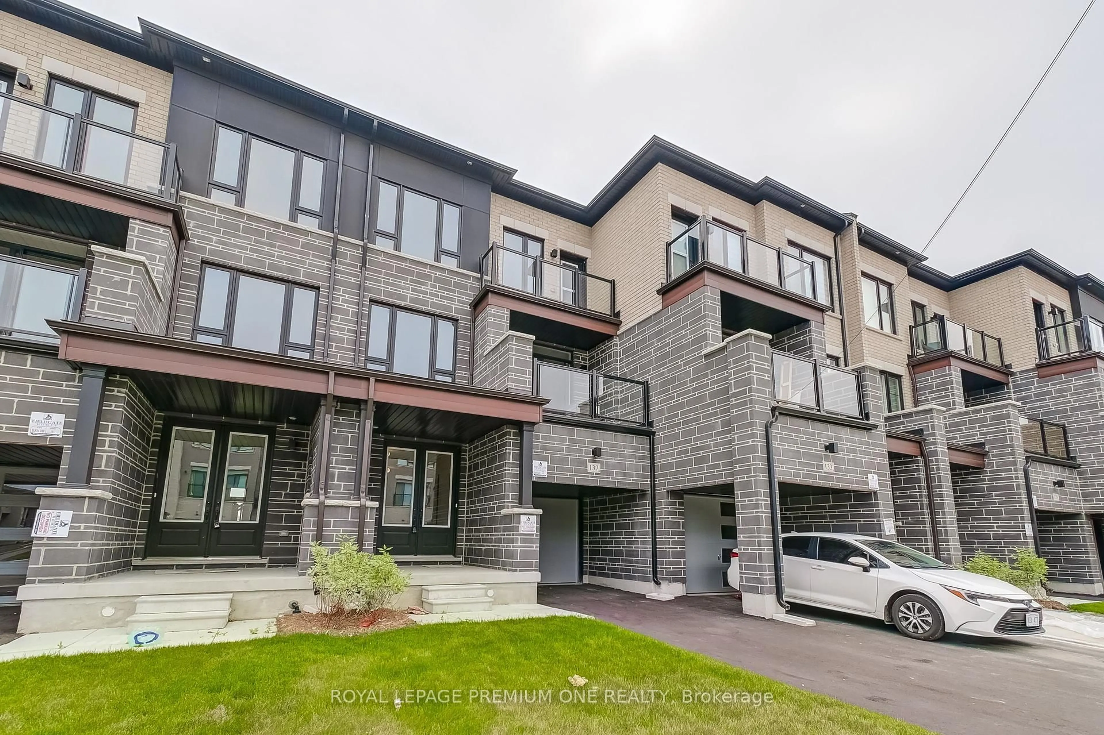 Home with brick exterior material, building for 137 Tennant Circ, Vaughan Ontario L4H 5L4