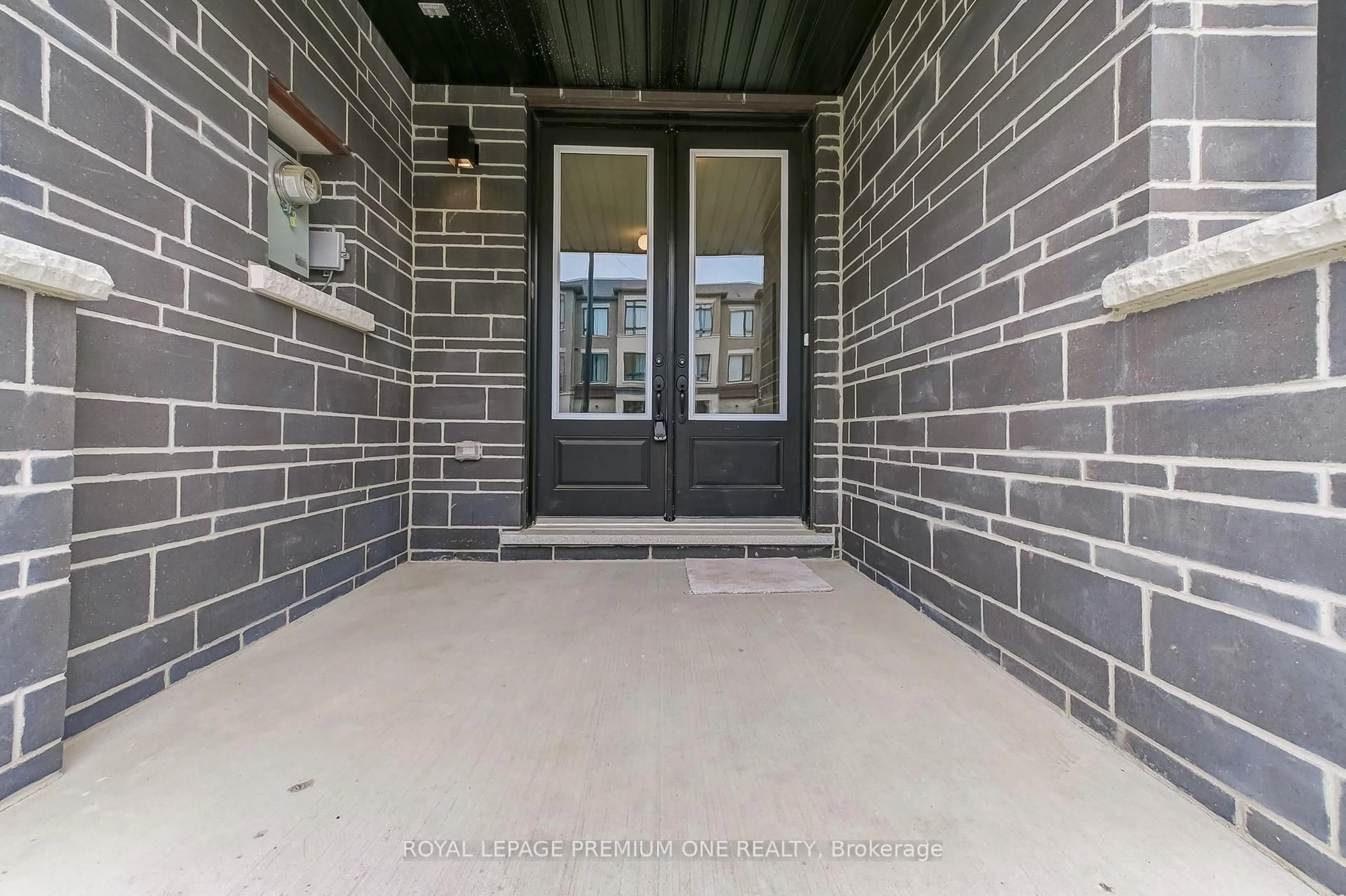 Indoor entryway for 137 Tennant Circ, Vaughan Ontario L4H 5L4