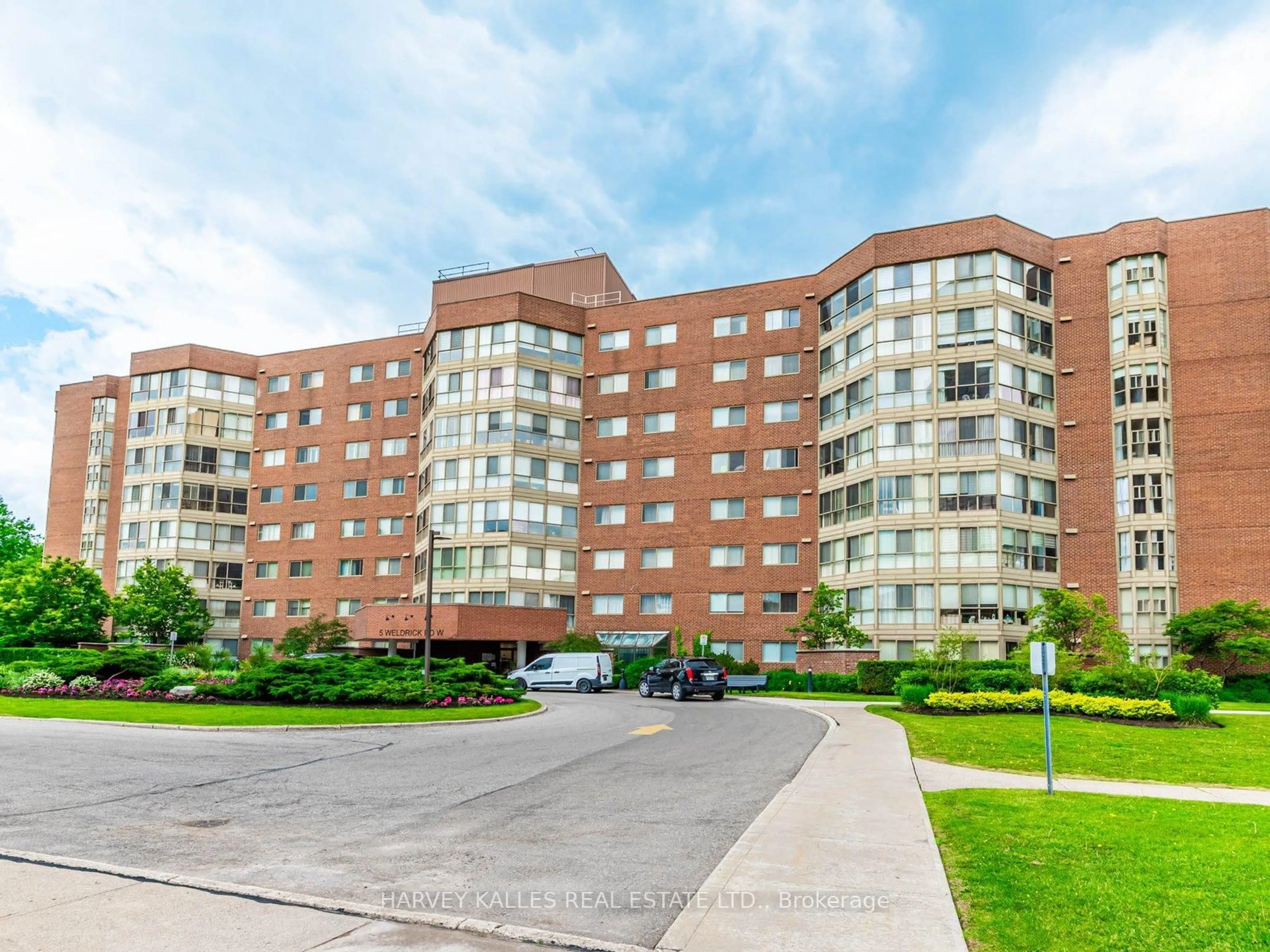 Unknown for 5 Weldrick Rd #113, Richmond Hill Ontario L4C 8S9