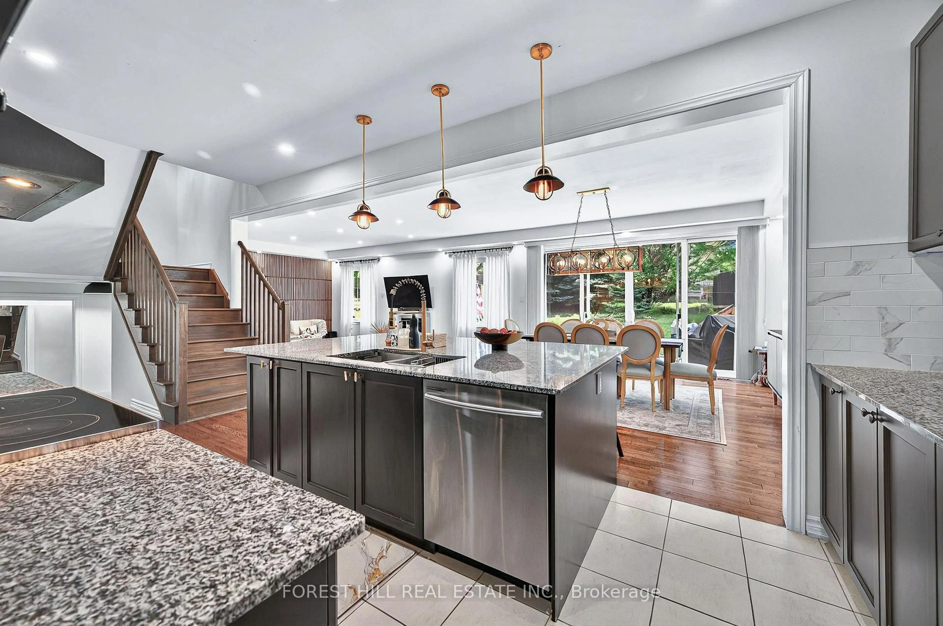 Open concept kitchen, ceramic/tile floor for 67 Alf Neely Way, Newmarket Ontario L3Y 0C6