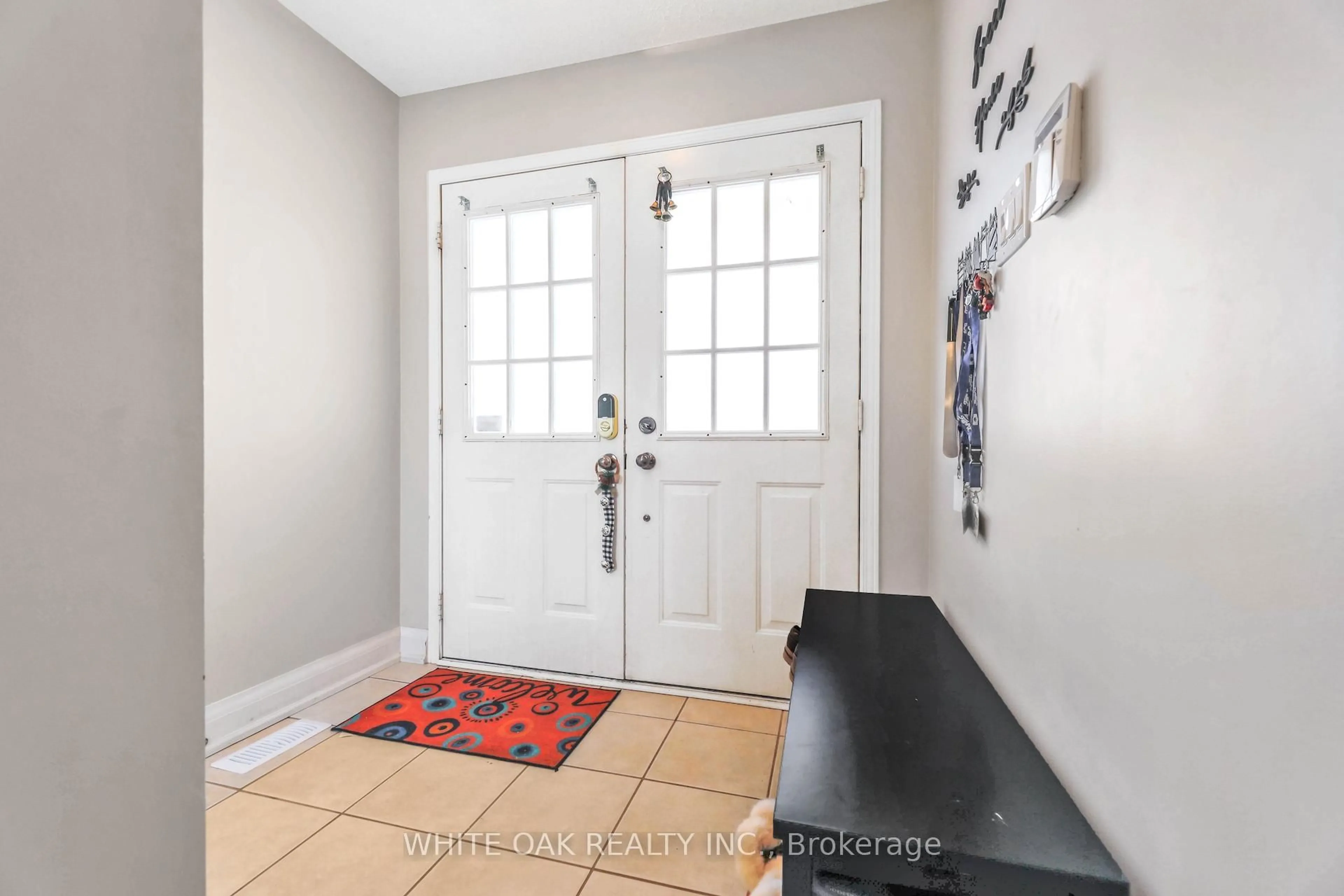 Indoor entryway for 43 Sassafras Circ, Vaughan Ontario L4J 8M7