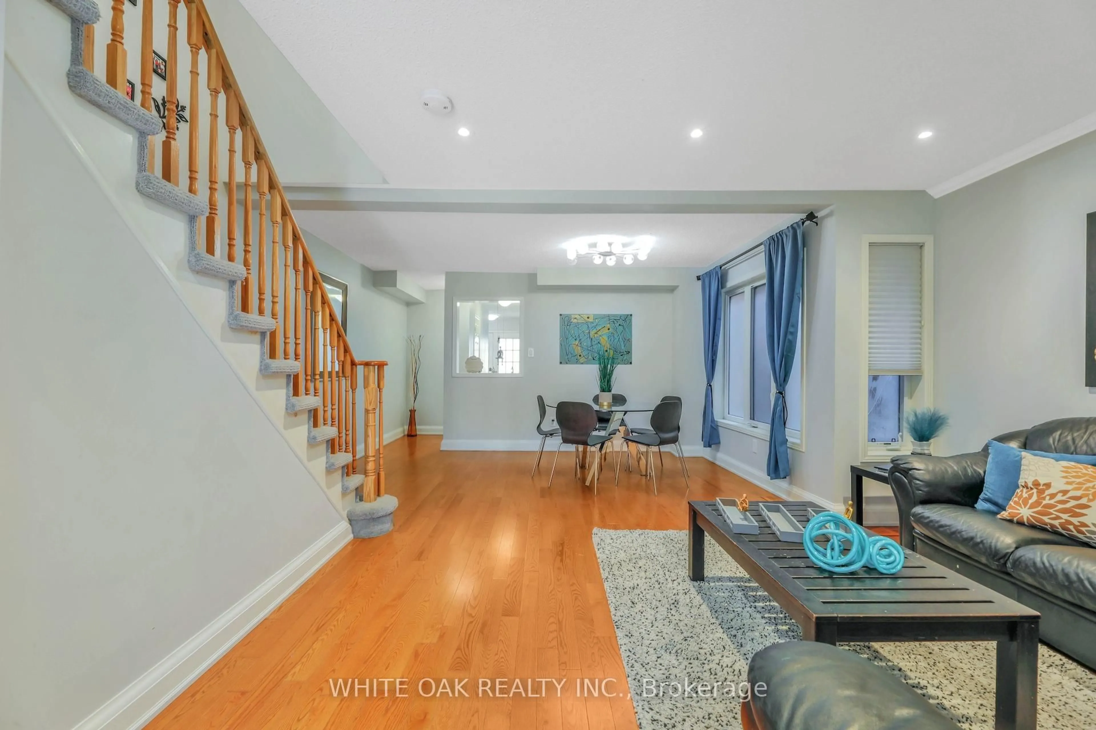 Unknown for 43 Sassafras Circ, Vaughan Ontario L4J 8M7