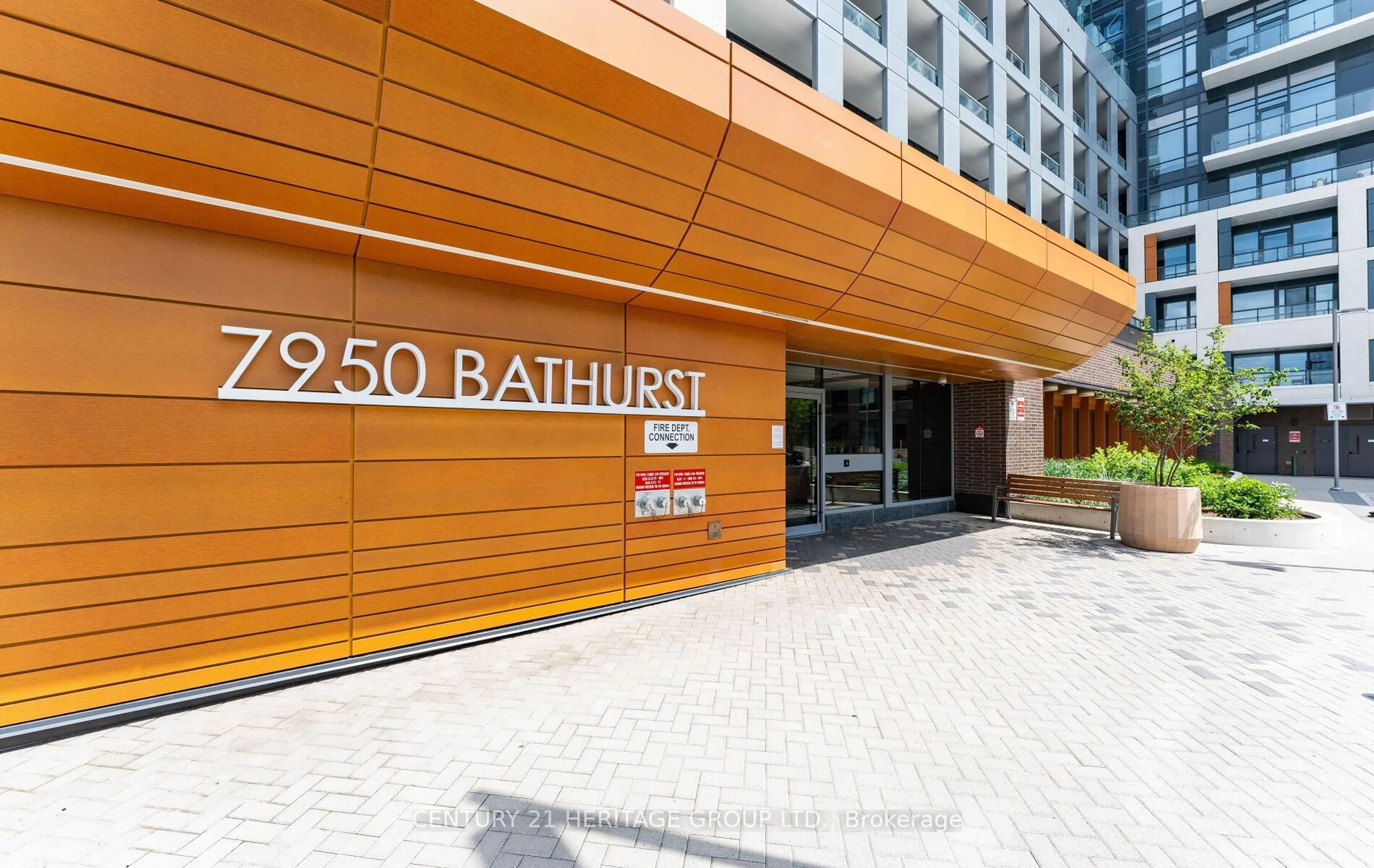 Patio, building for 7950 Bathurst St #201, Vaughan Ontario L4J 0L4