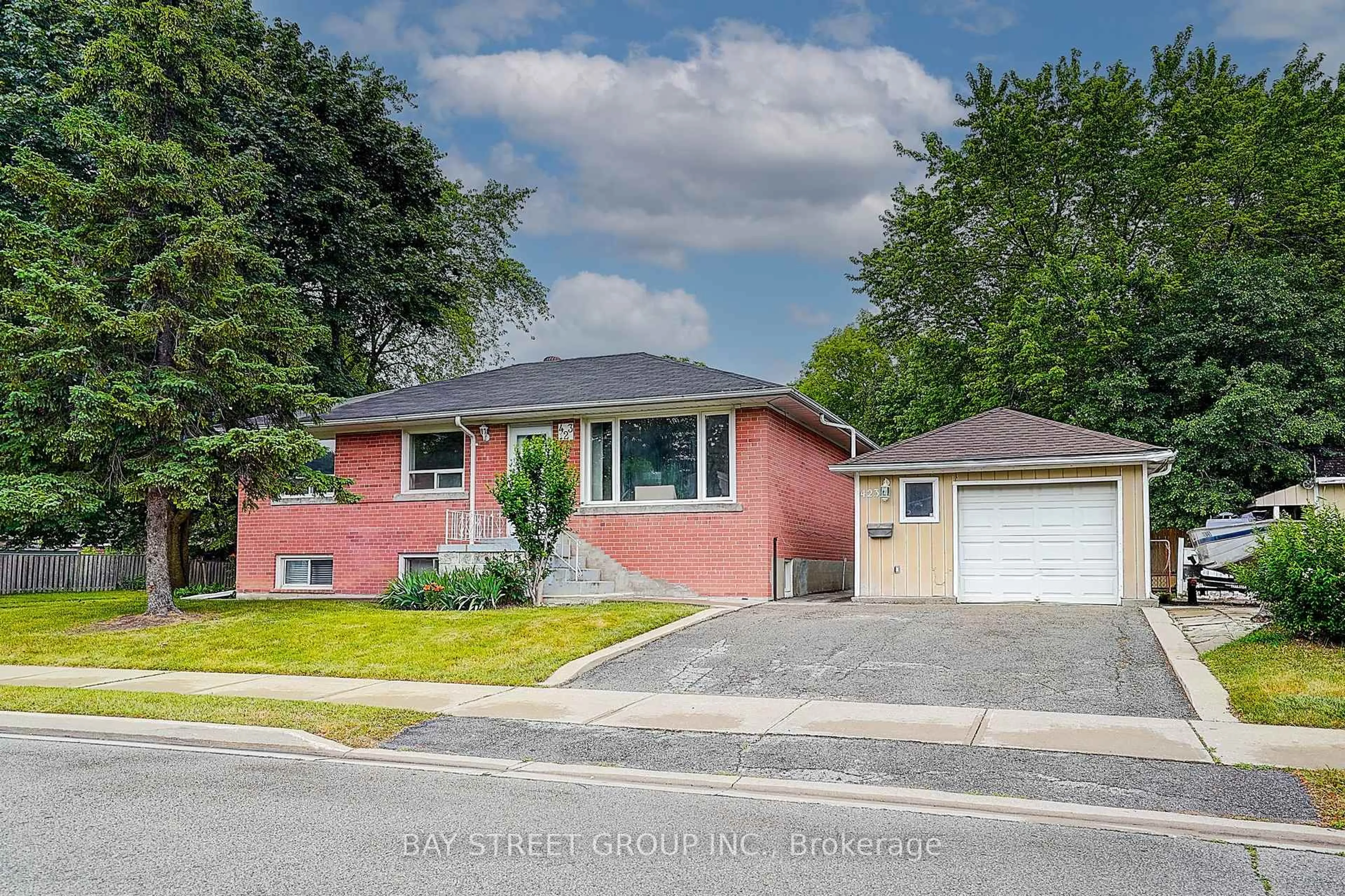 Home with brick exterior material, street for 423 Osiris Dr, Richmond Hill Ontario L4C 2R1