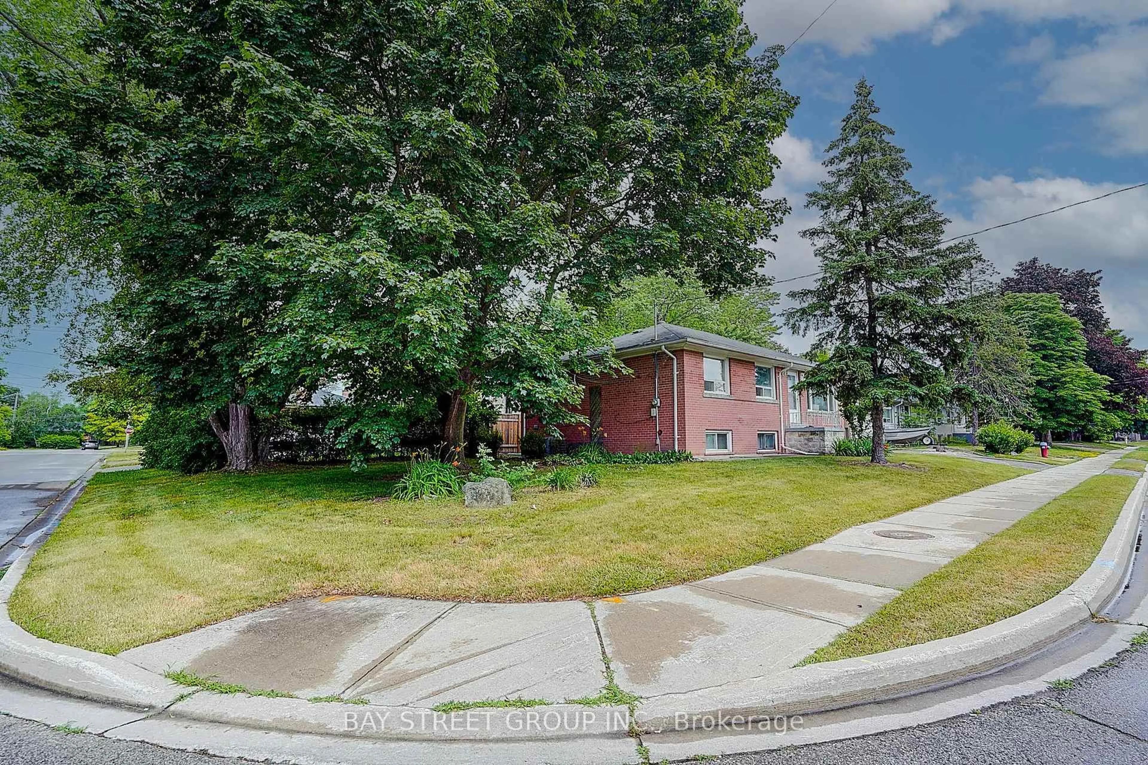 Unknown for 423 Osiris Dr, Richmond Hill Ontario L4C 2R1