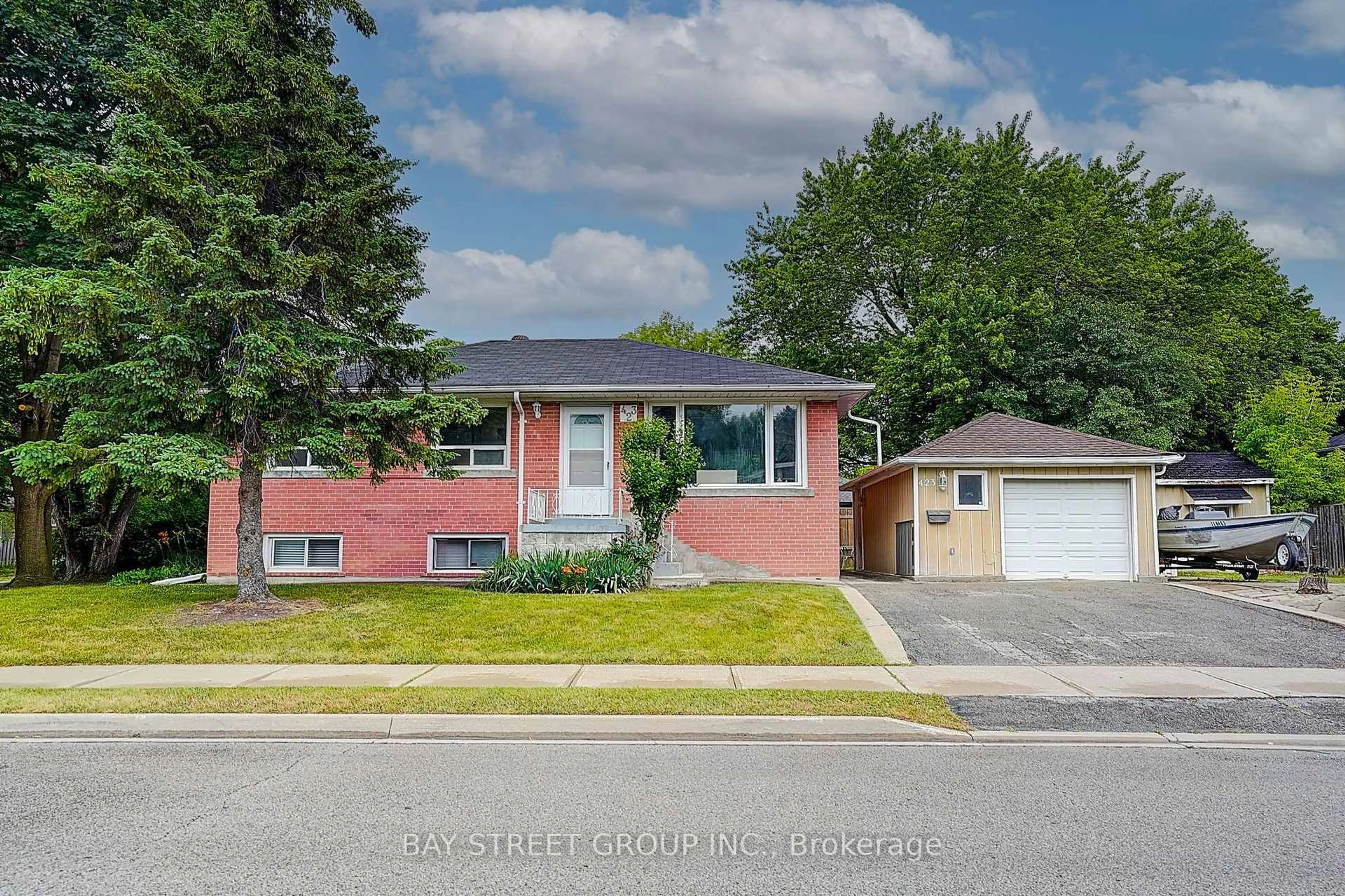 Home with brick exterior material, street for 423 Osiris Dr, Richmond Hill Ontario L4C 2R1