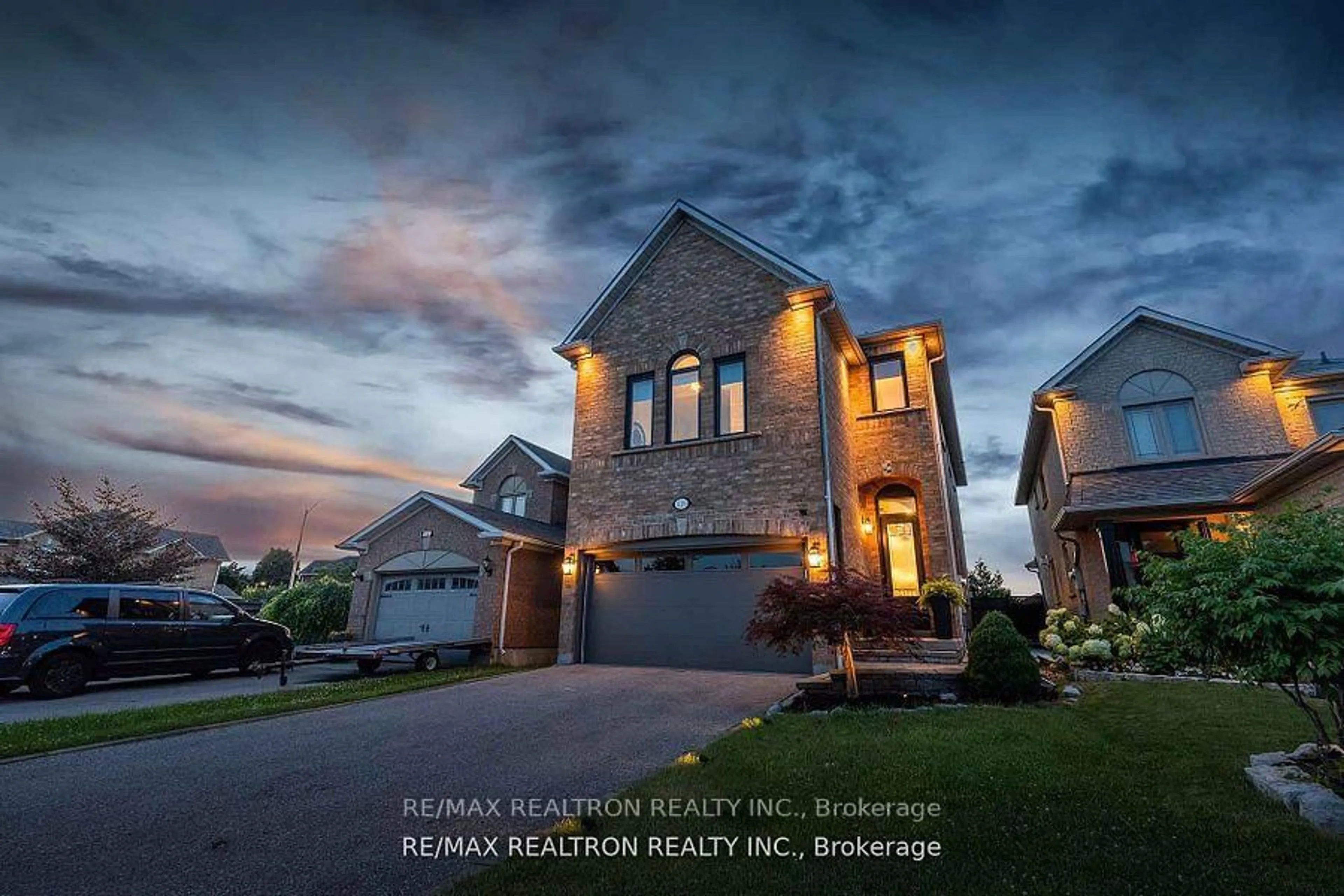 Home with brick exterior material, building for 121 Broomlands Dr, Vaughan Ontario L6A 2K3