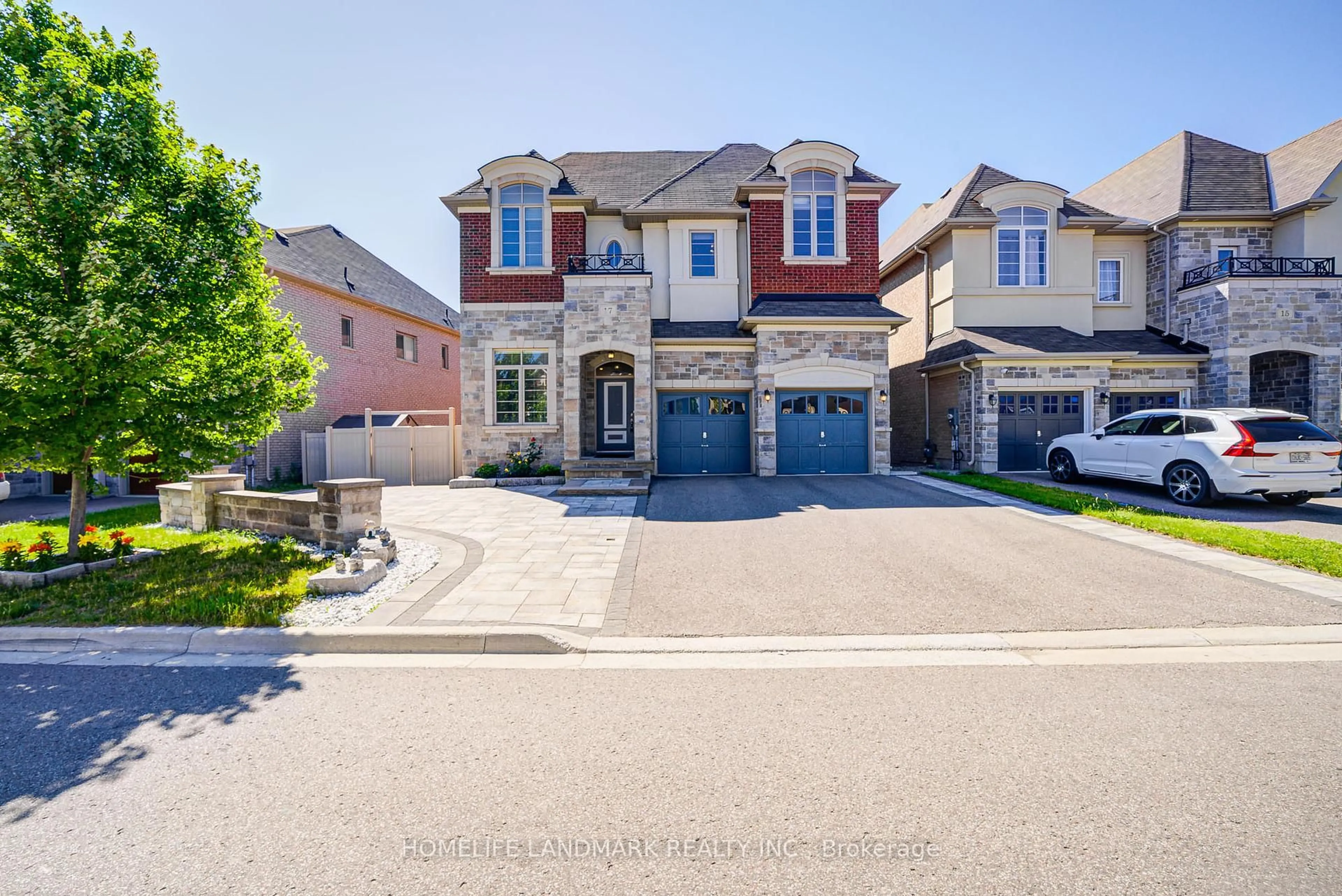 Home with brick exterior material, street for 17 Dr Pearson Crt, East Gwillimbury Ontario L9N 0P4