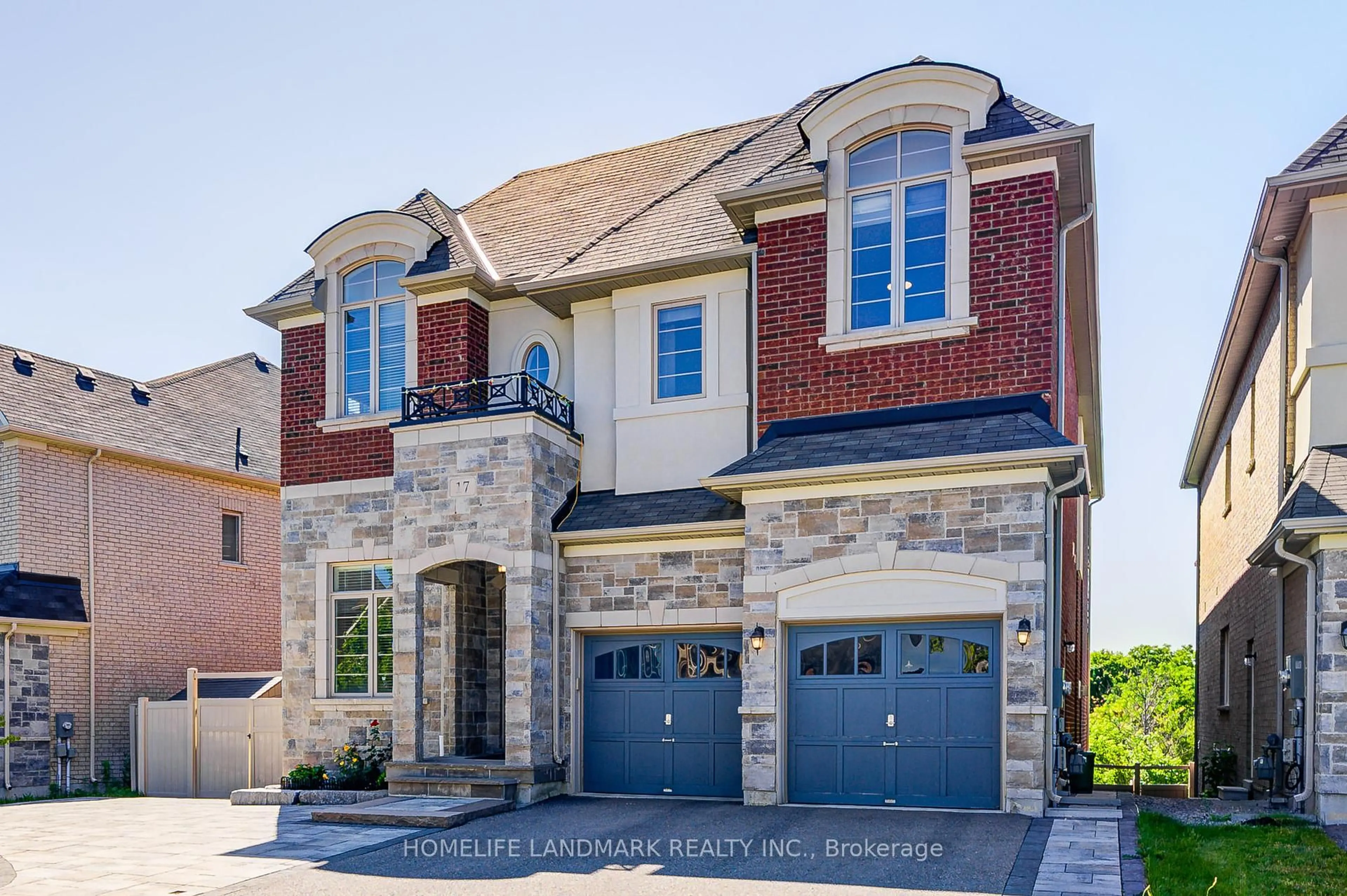 Home with brick exterior material, street for 17 Dr Pearson Crt, East Gwillimbury Ontario L9N 0P4