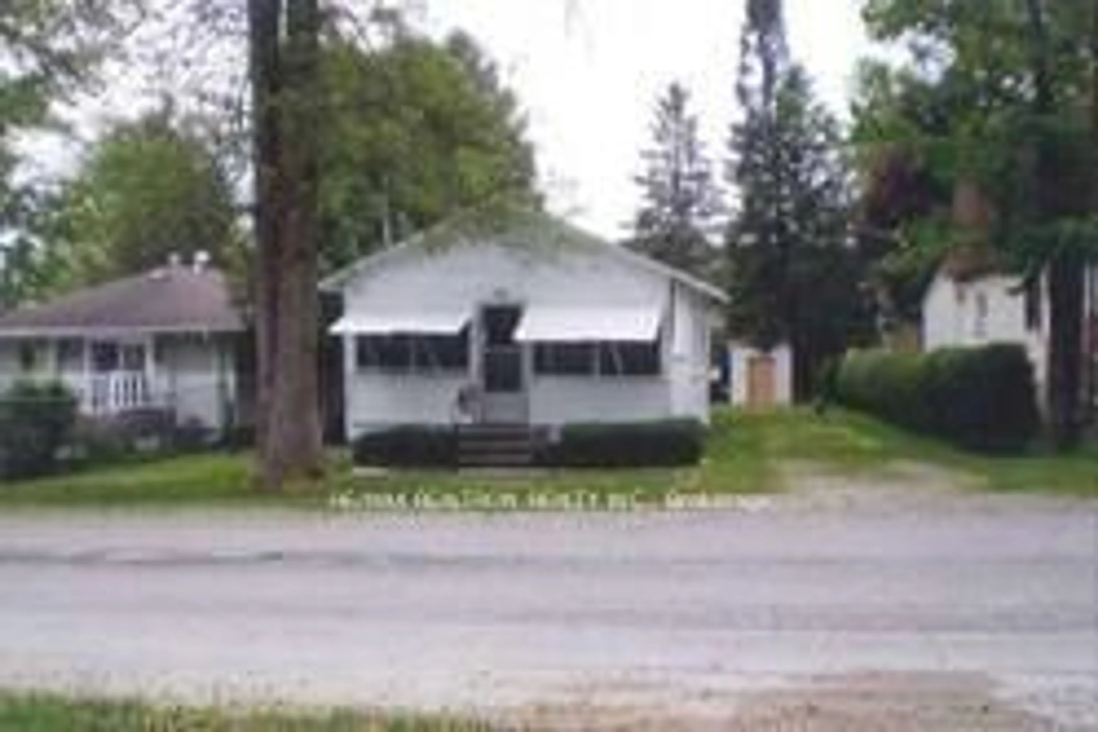 Blurry image for 911 Vicrol Dr, Innisfil Ontario L9S 1V4