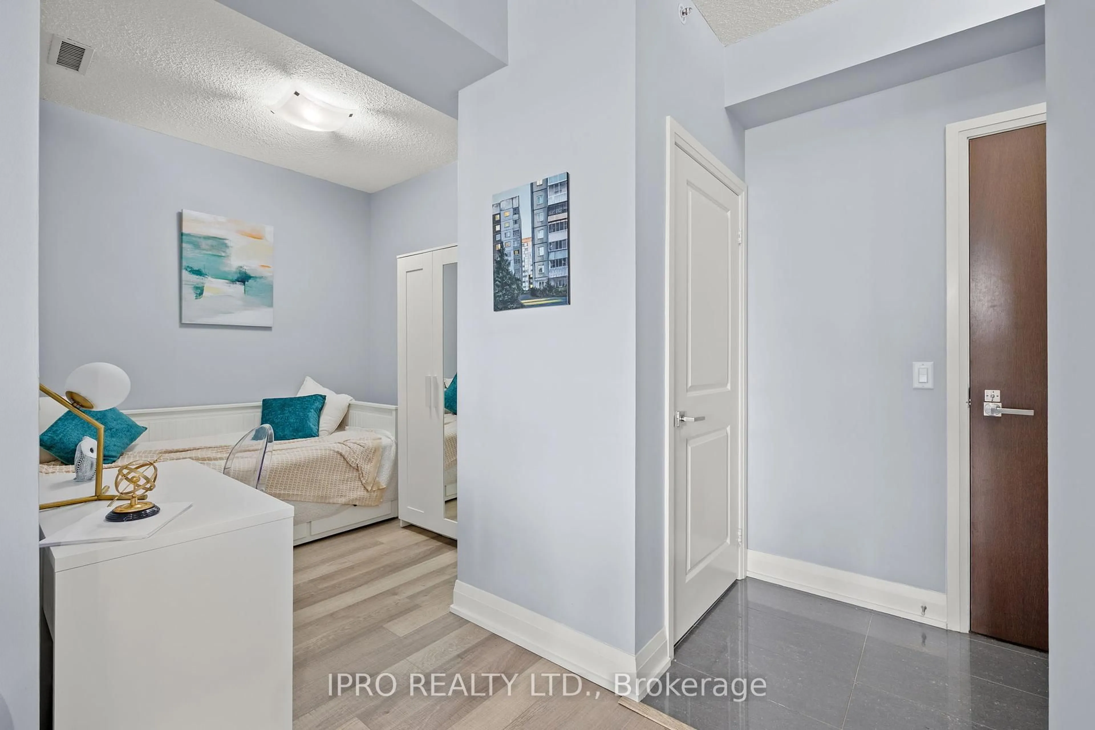 Indoor entryway for 85 North Park Rd #608, Vaughan Ontario L4J 0H9
