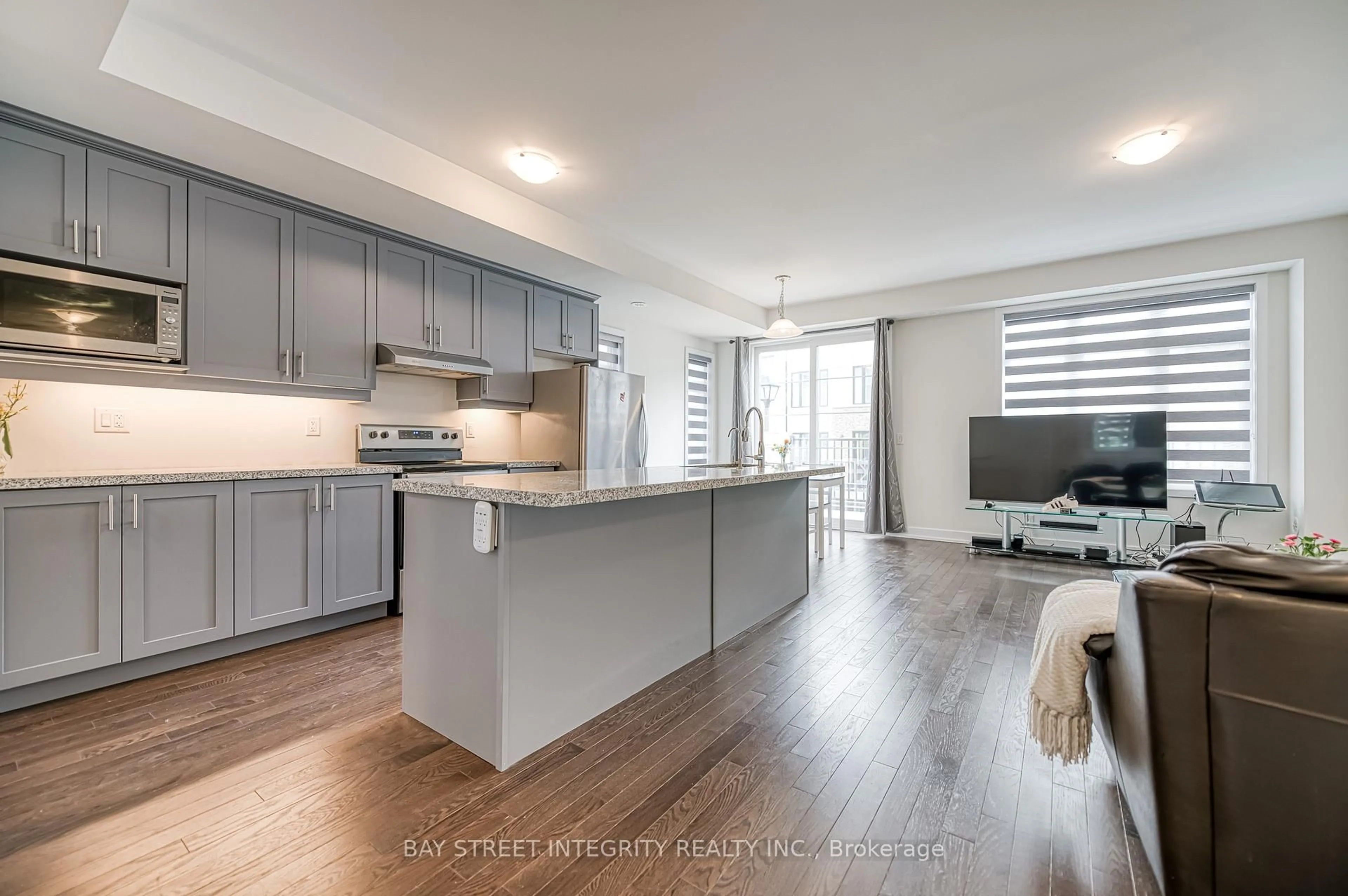 Open concept kitchen, unknown for 94 Guardhouse Cres, Markham Ontario L6C 3J9