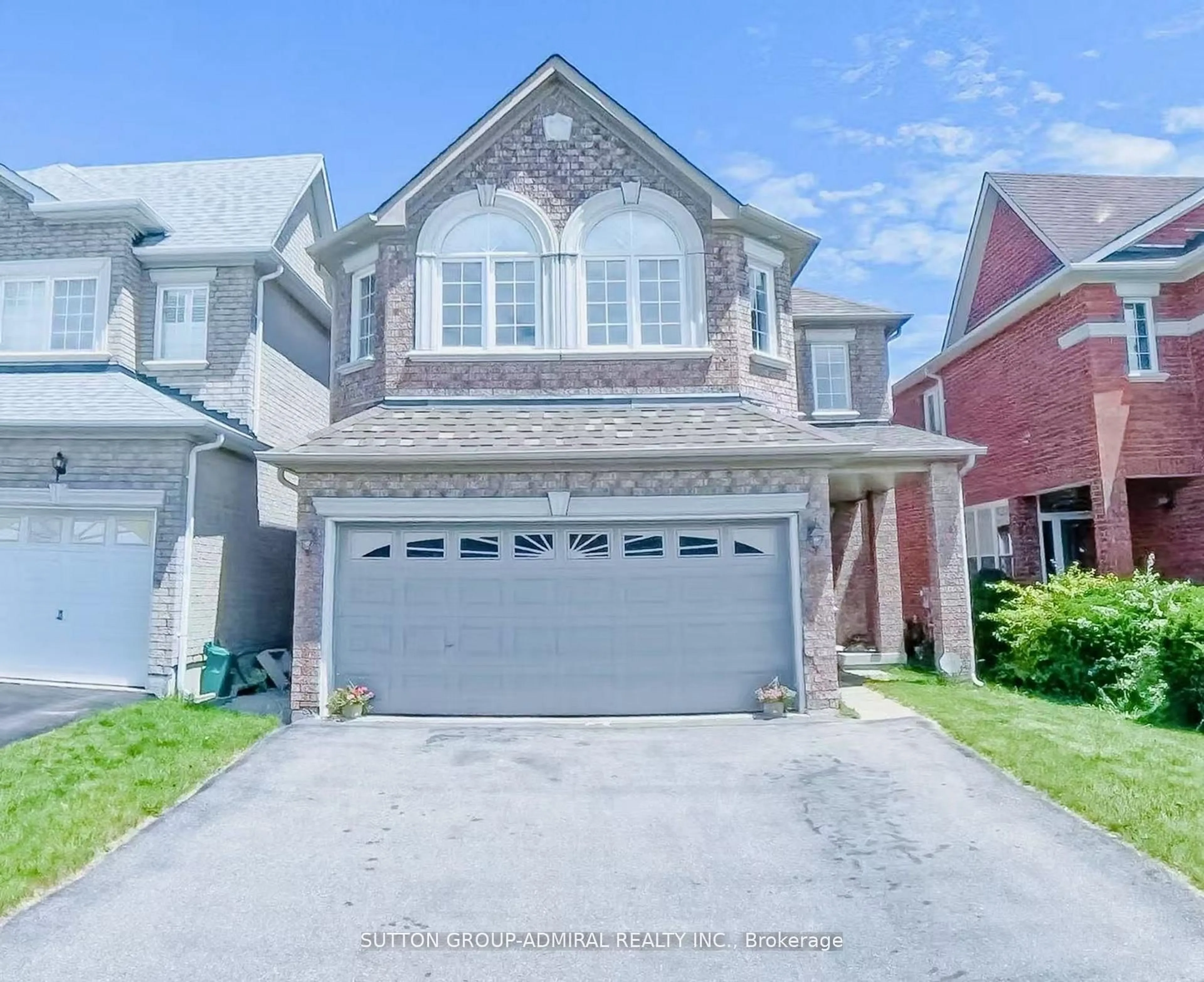 Home with brick exterior material, street for 98 Holly Dr, Richmond Hill Ontario L4S 2R6