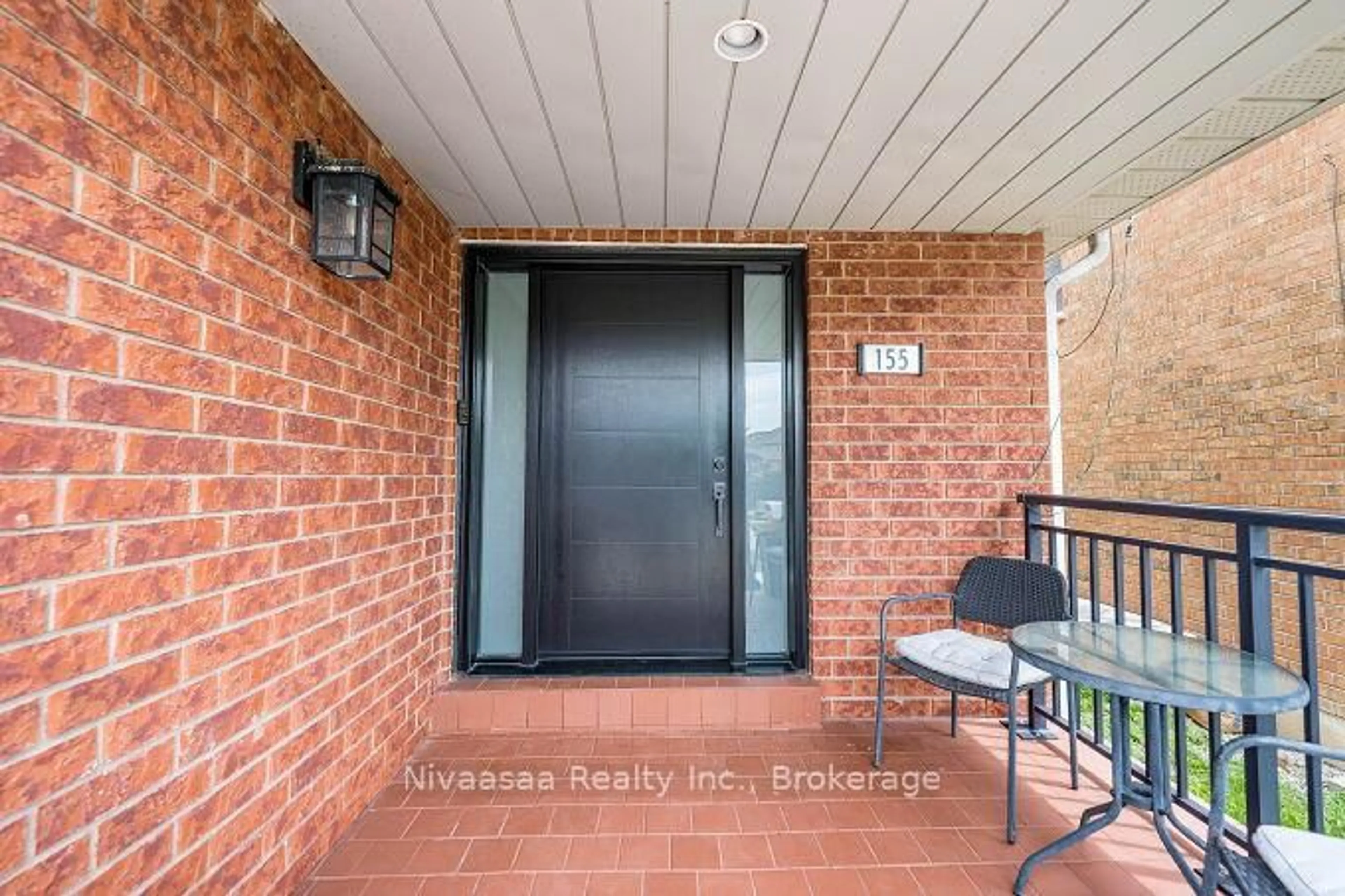 Indoor entryway for 155 Castle Park Blvd, Vaughan Ontario L4H 1X5
