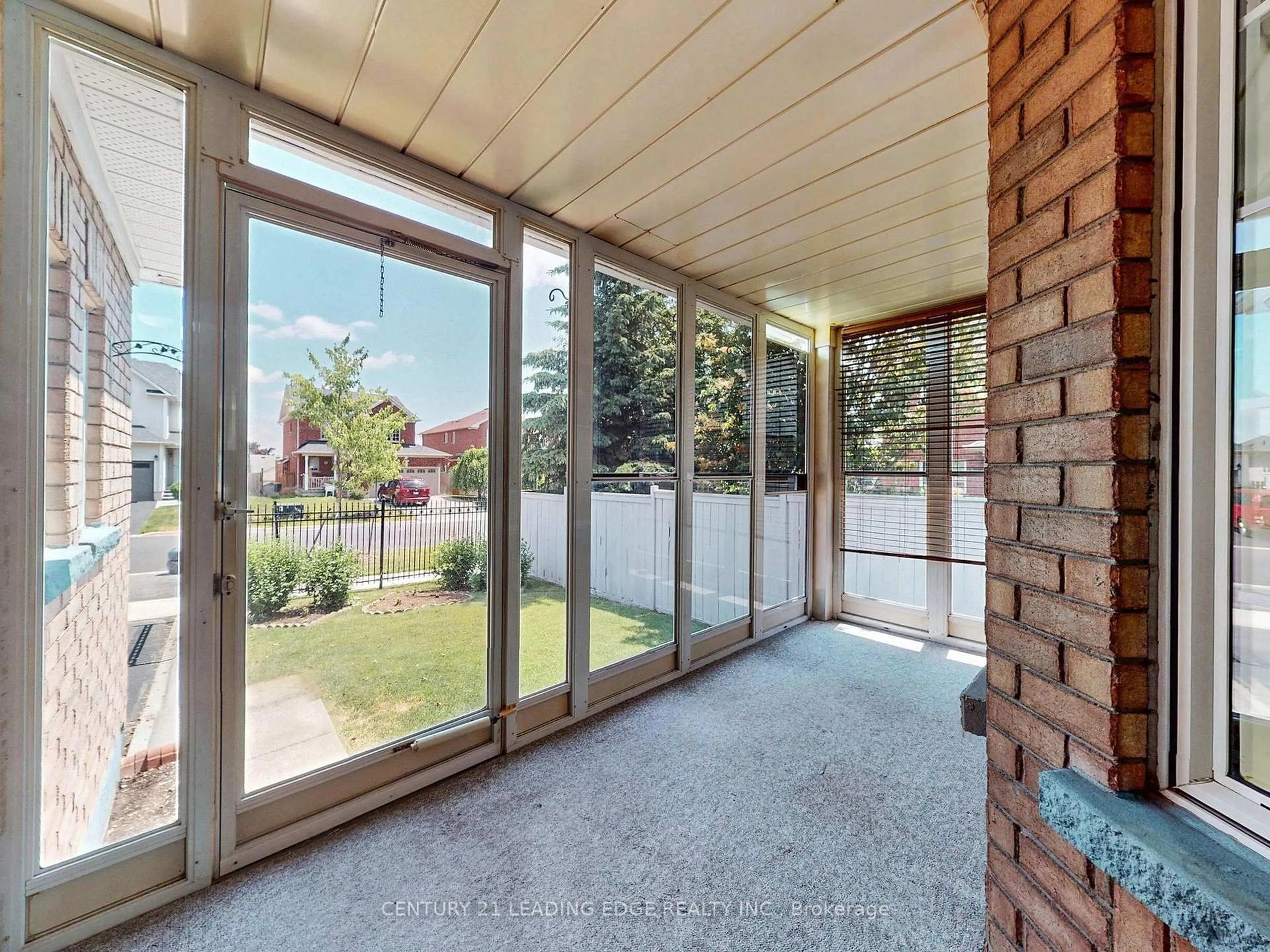 Unknown for 40 Silverstone Cres, Georgina Ontario L4P 4A4