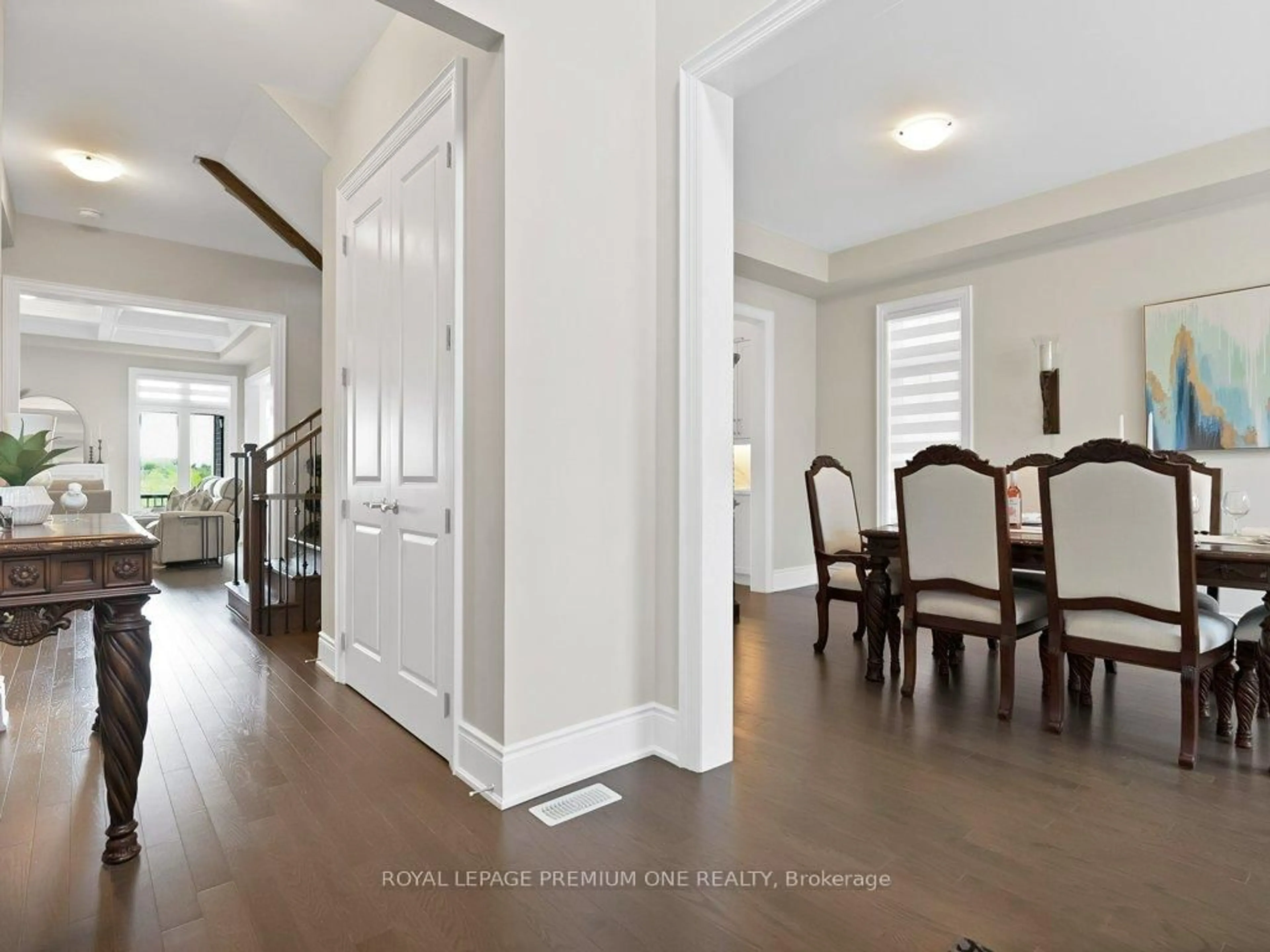 Indoor entryway for 69 Crawford Dr, King Ontario L7B 0R1