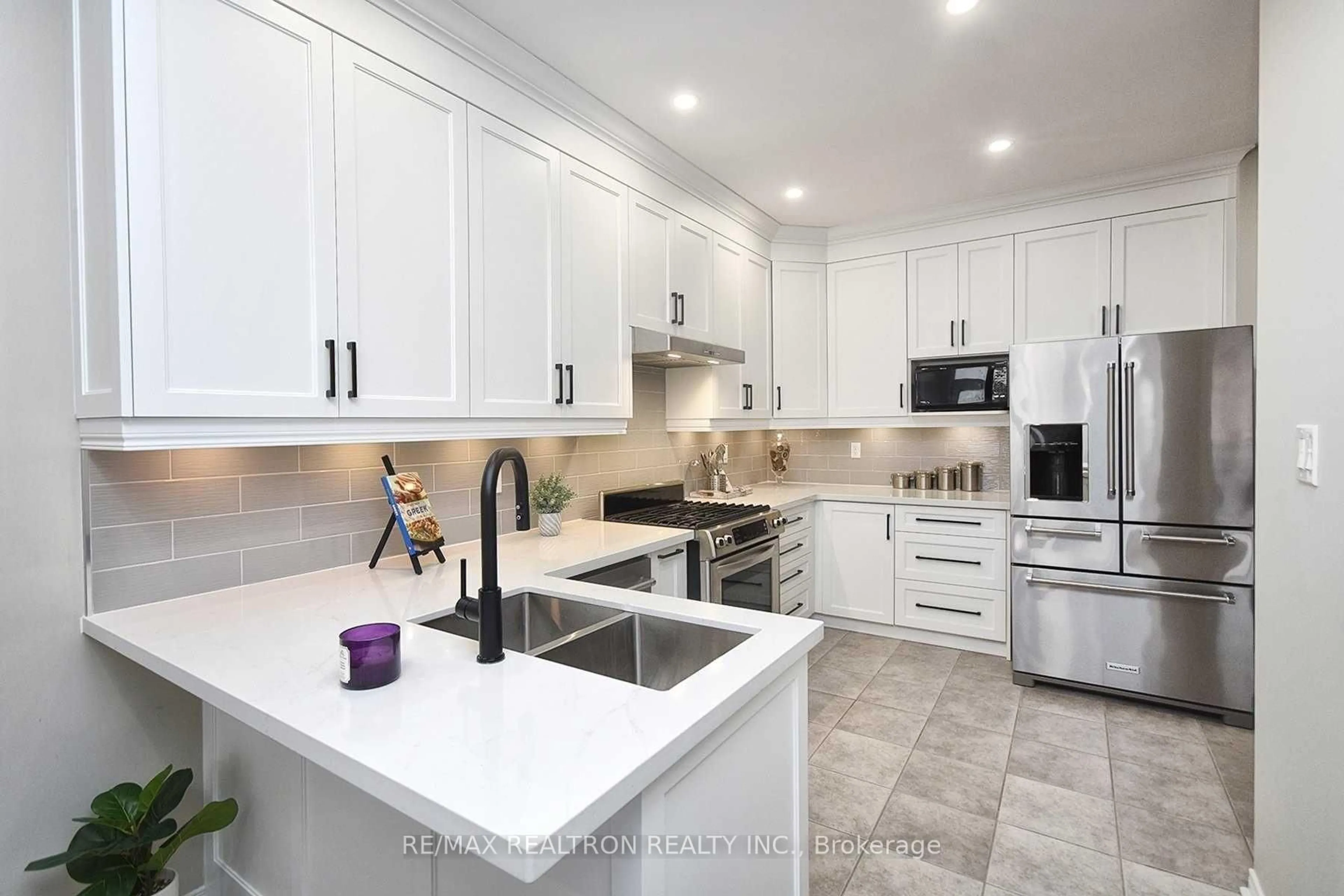 Contemporary kitchen, ceramic/tile floor for 147 Laramie Cres, Vaughan Ontario L6A 0R1