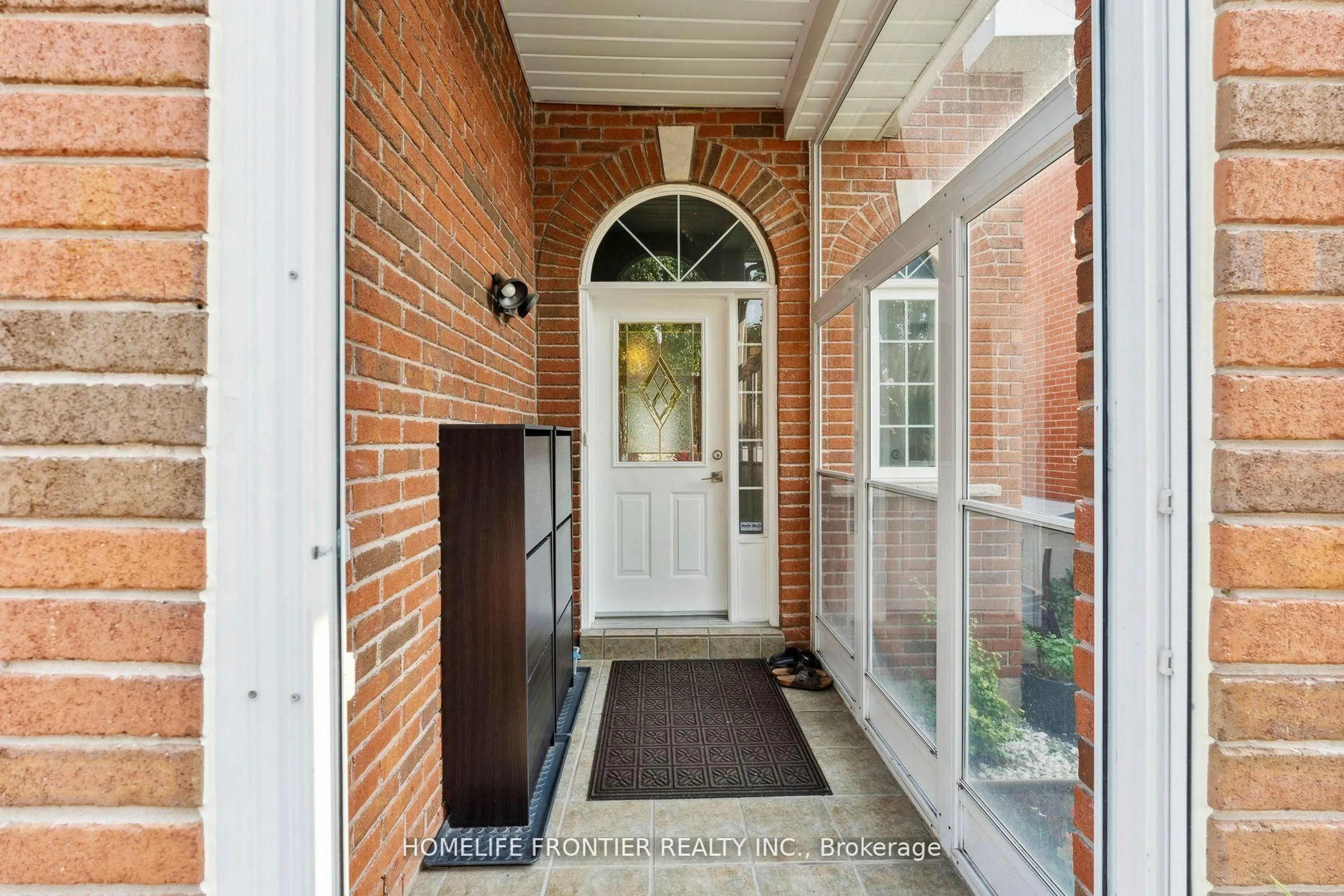 Indoor entryway for 153 Purcell Cres, Vaughan Ontario L6A 3C7