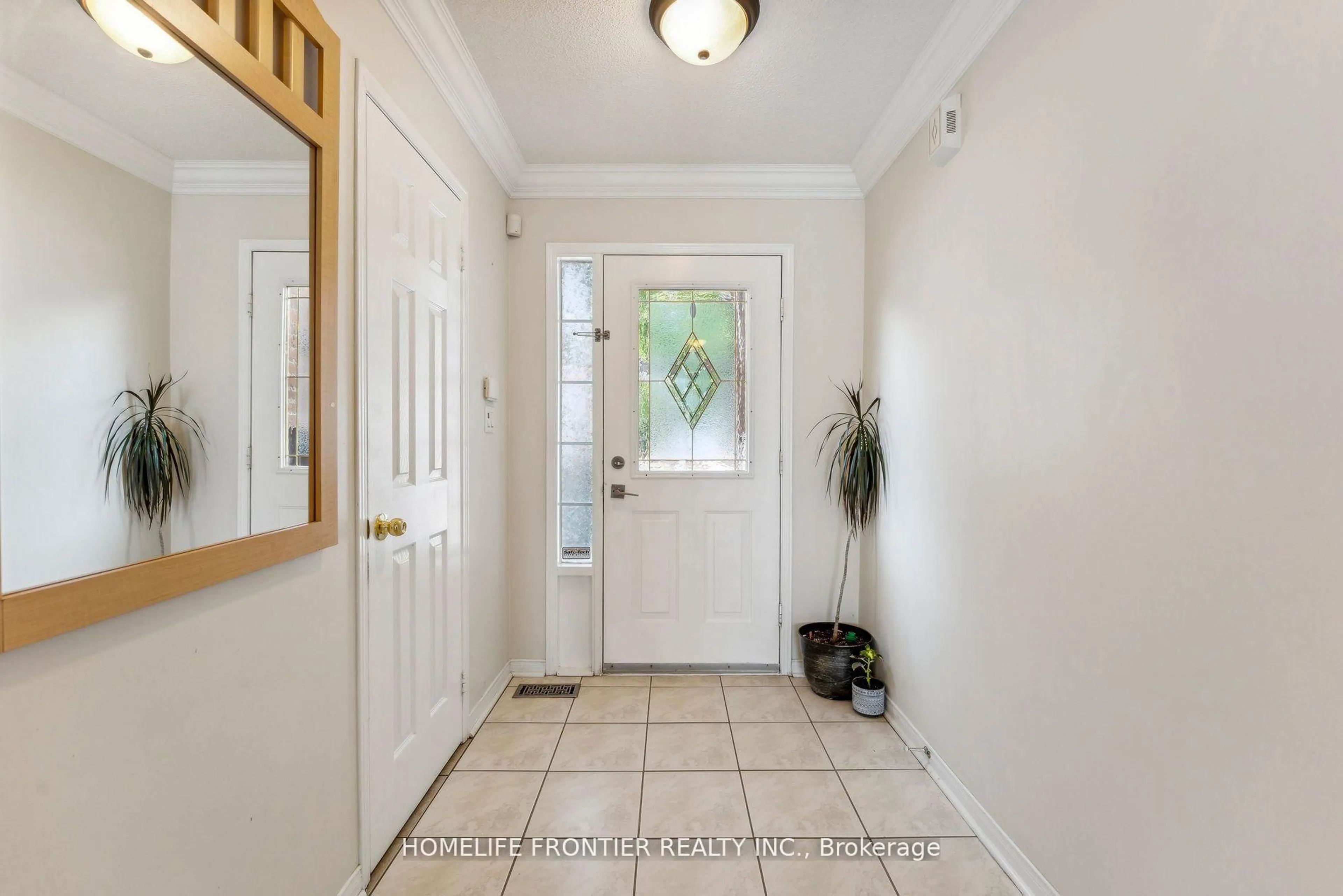 Indoor entryway for 153 Purcell Cres, Vaughan Ontario L6A 3C7