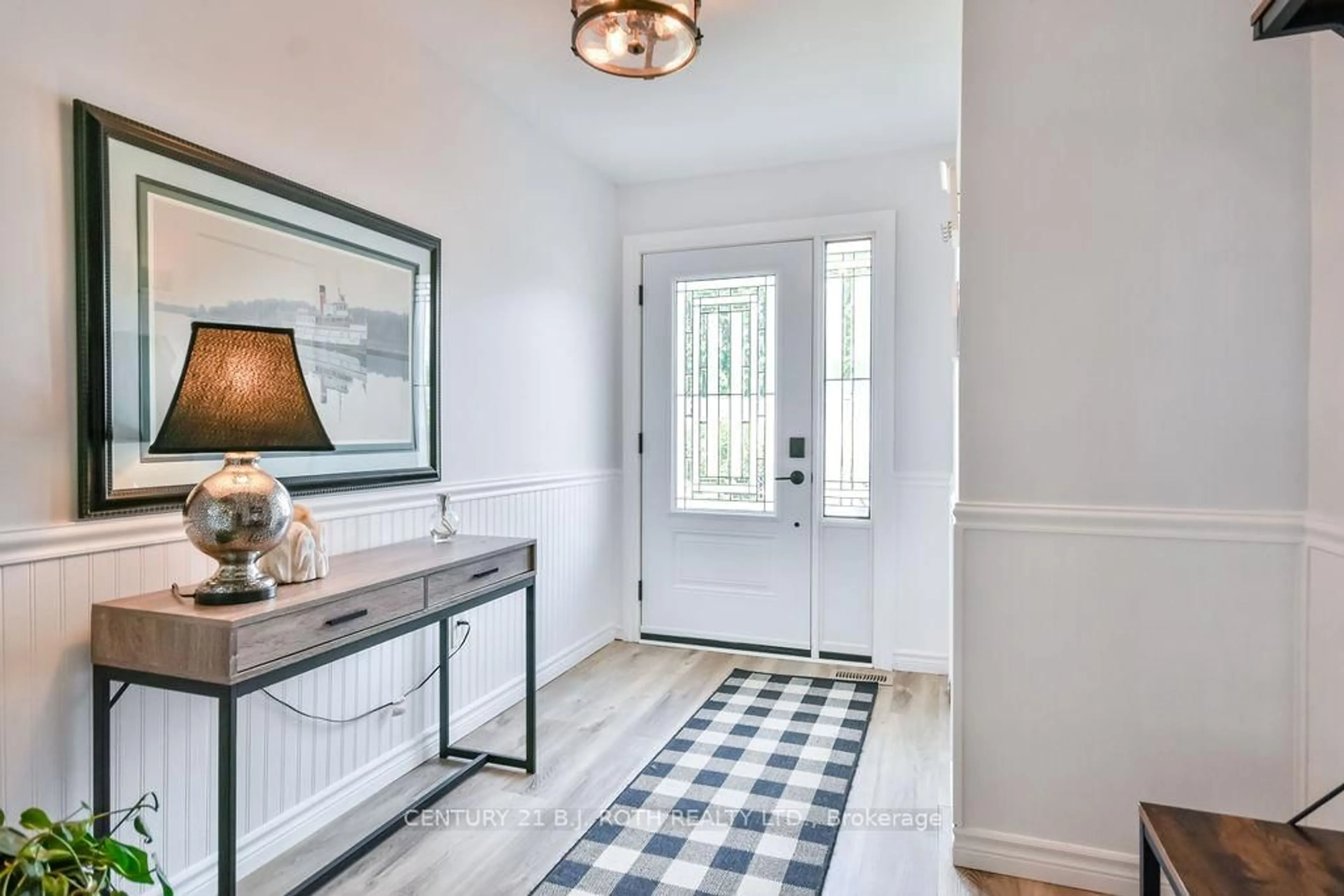Indoor entryway for 14 LARKDALE Cres, Essa Ontario L0M 1B0