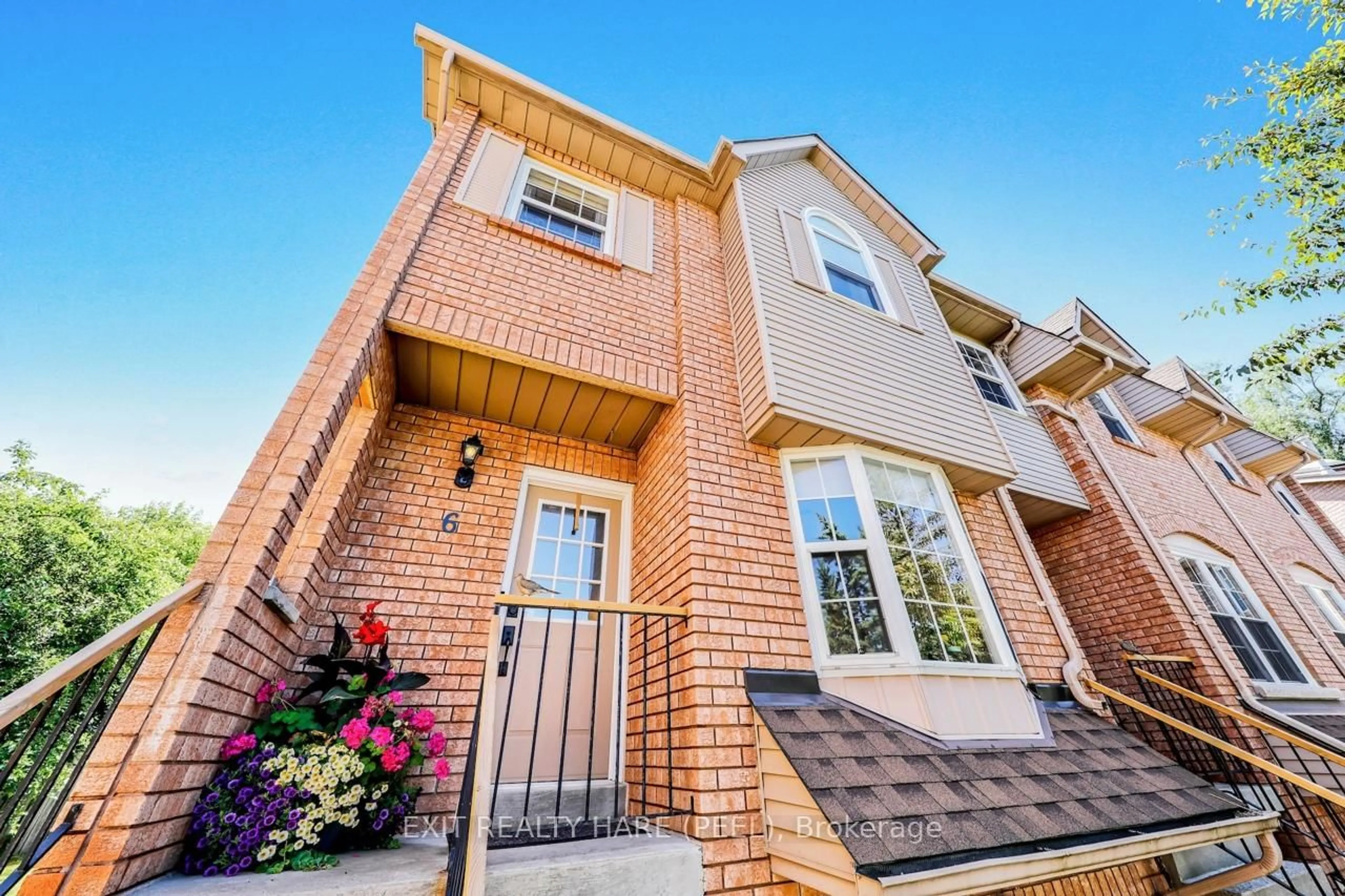 Home with brick exterior material, street for 119 Spring Rd #6, Georgina Ontario L4P 2K4