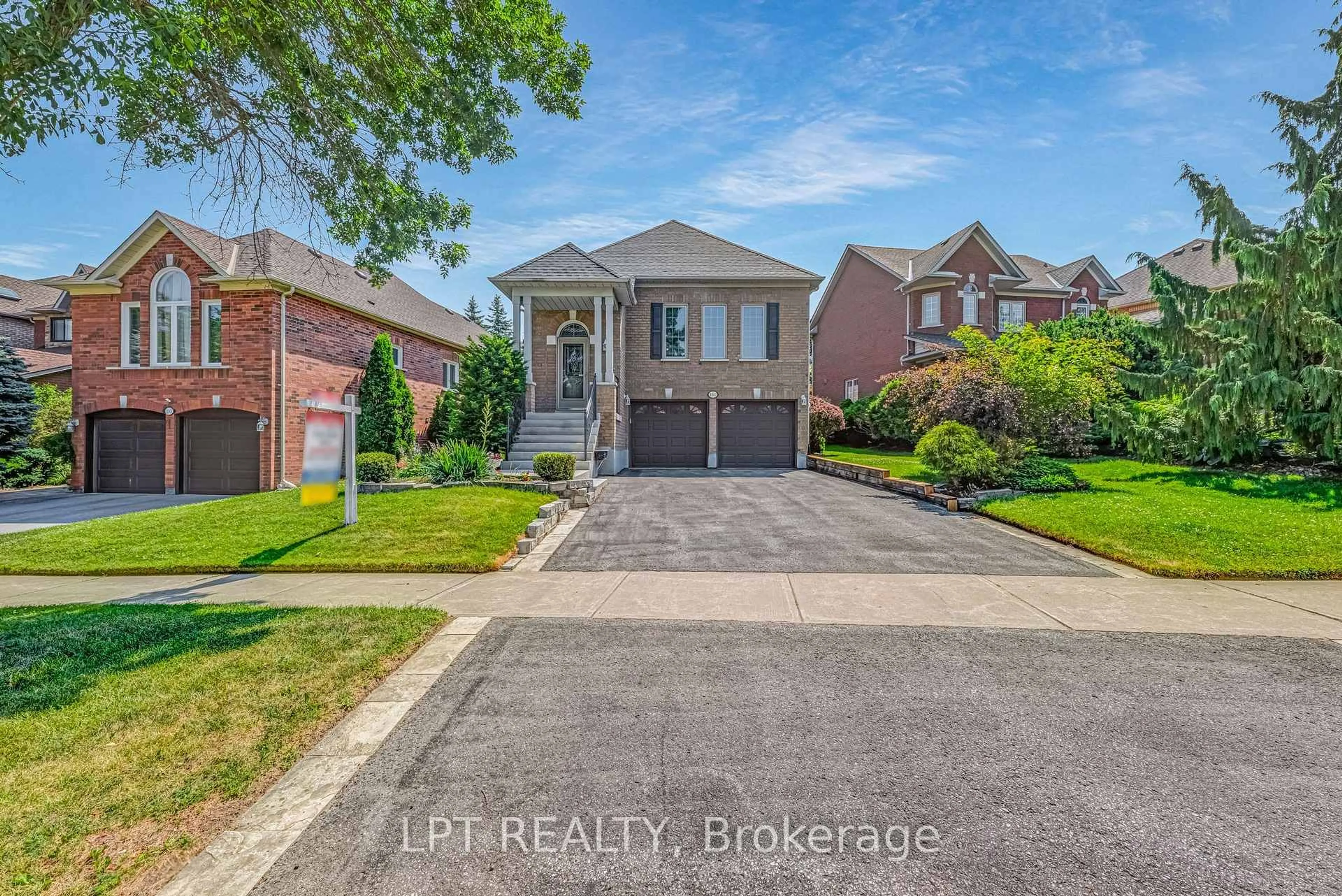 Home with brick exterior material, street for 161 Deerglen Terr, Aurora Ontario L4G 6Y4