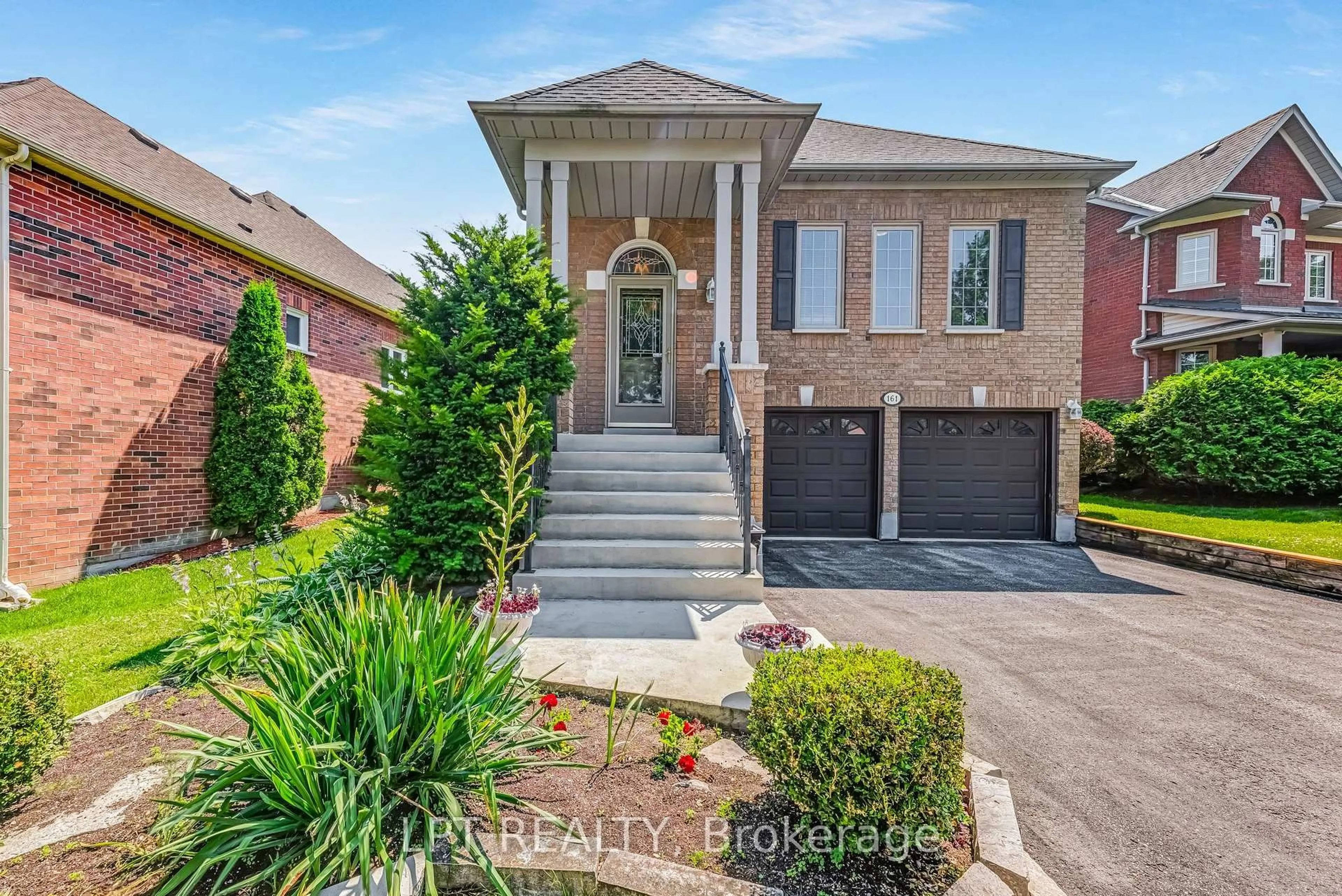 Home with brick exterior material, street for 161 Deerglen Terr, Aurora Ontario L4G 6Y4