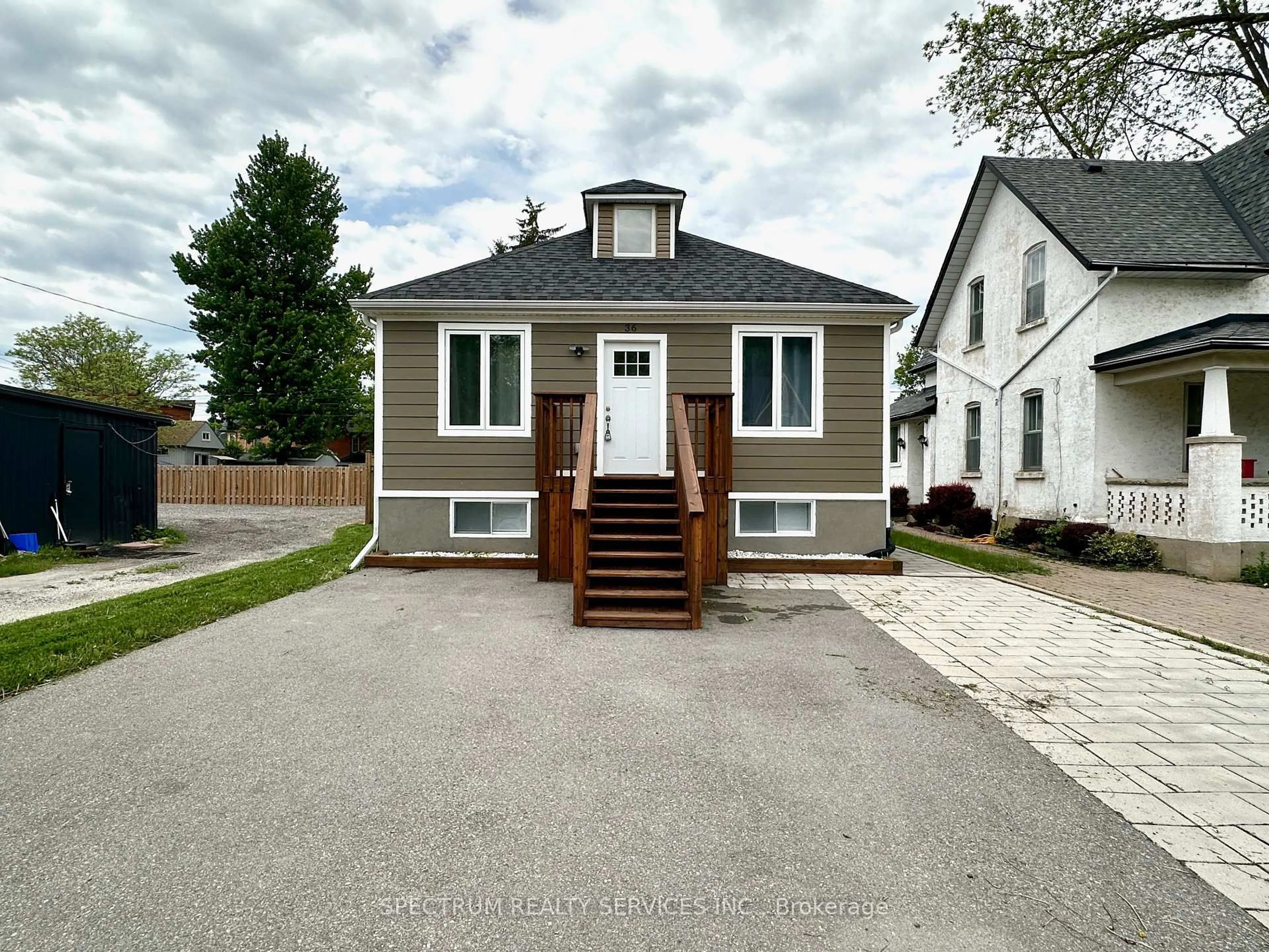 Unknown for 36 Queen St, New Tecumseth Ontario L0G 1W0