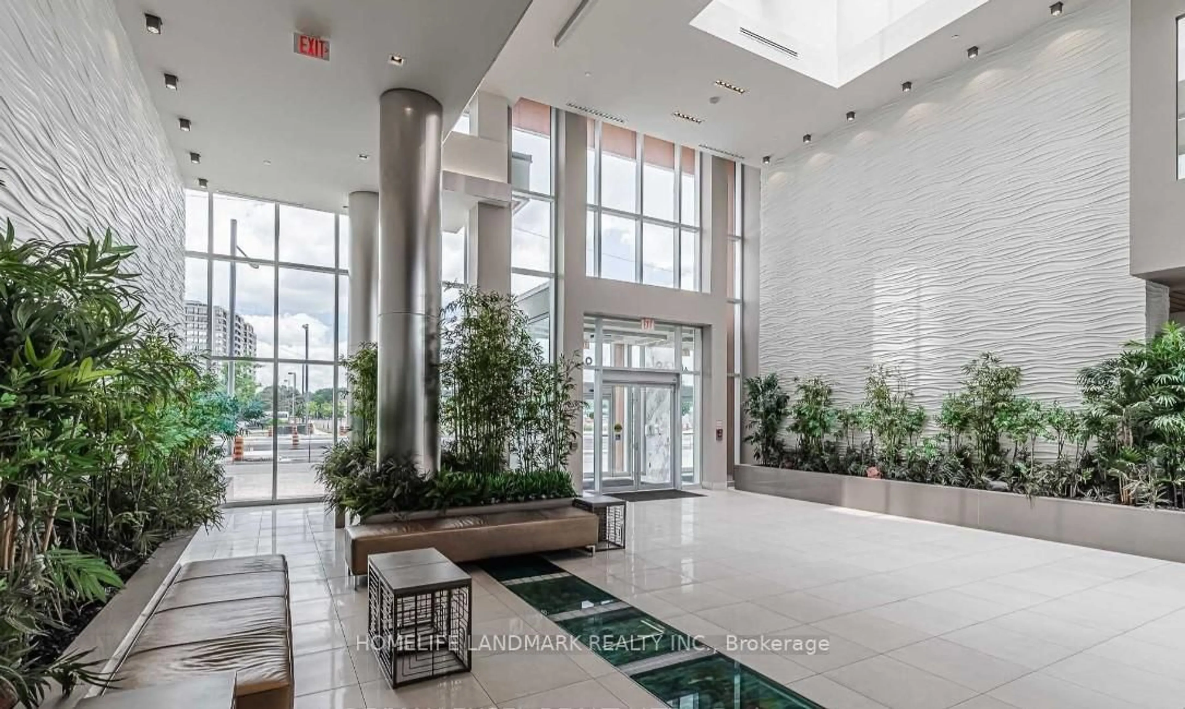 Lobby for 9608 Yonge St #303, Richmond Hill Ontario L4C 0X4