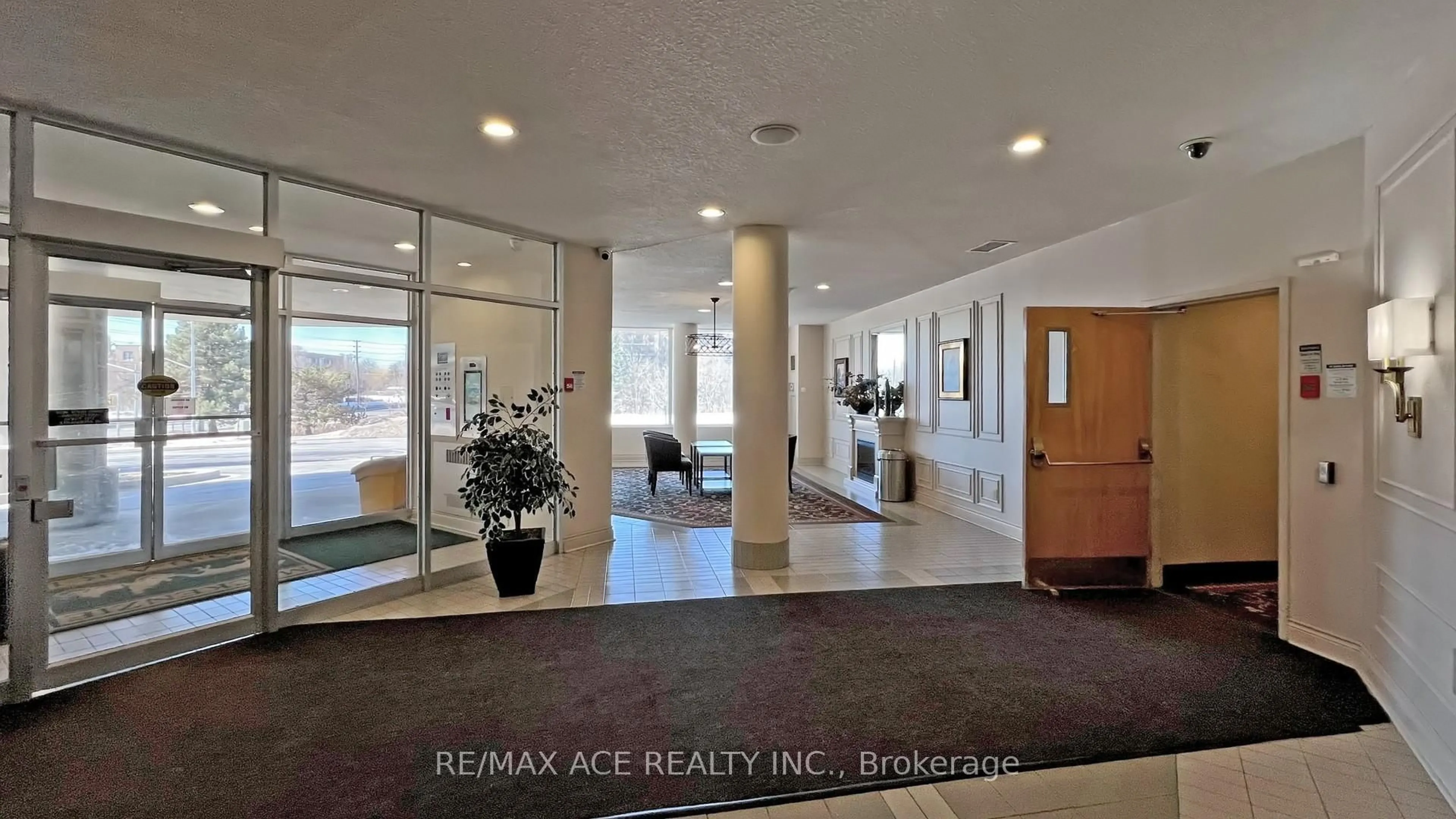 Unknown for 326 Major Mackenzie Dr #414, Richmond Hill Ontario L4C 8T4