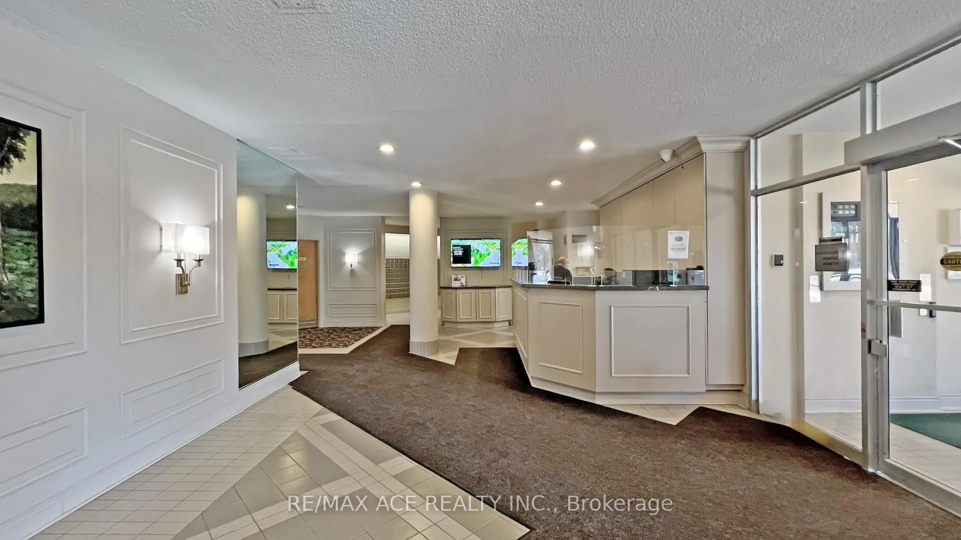 Unknown for 326 Major Mackenzie Dr #414, Richmond Hill Ontario L4C 8T4