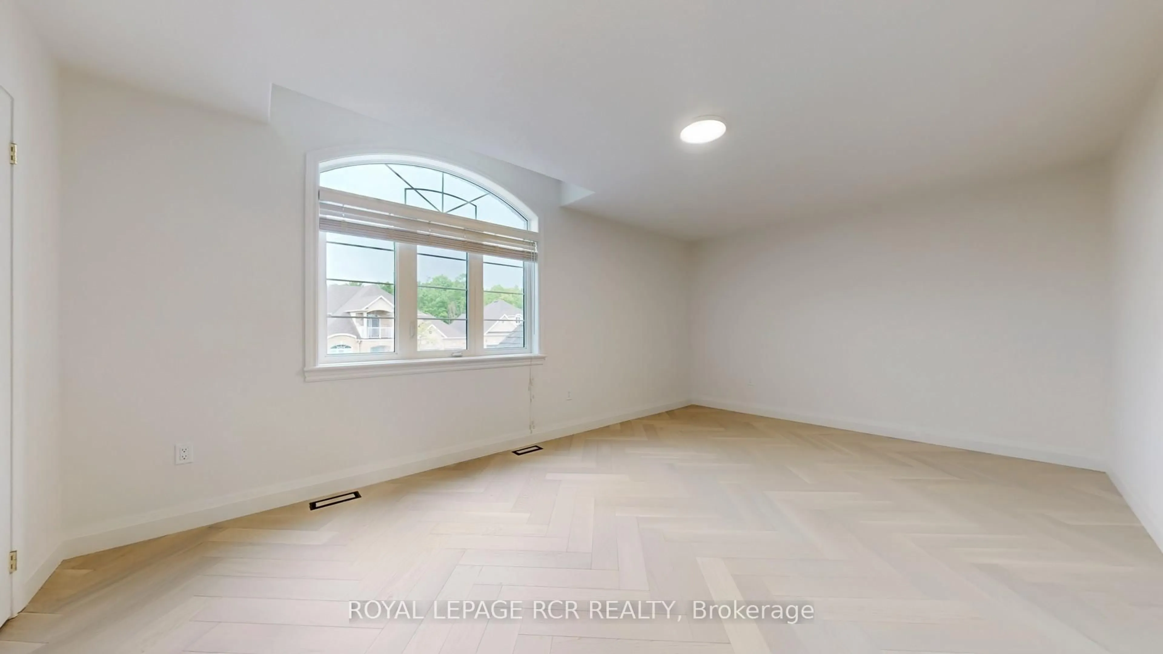 A pic of a room for 75 Dr. George Burrows Pkwy, Georgina Ontario L0E 1R0