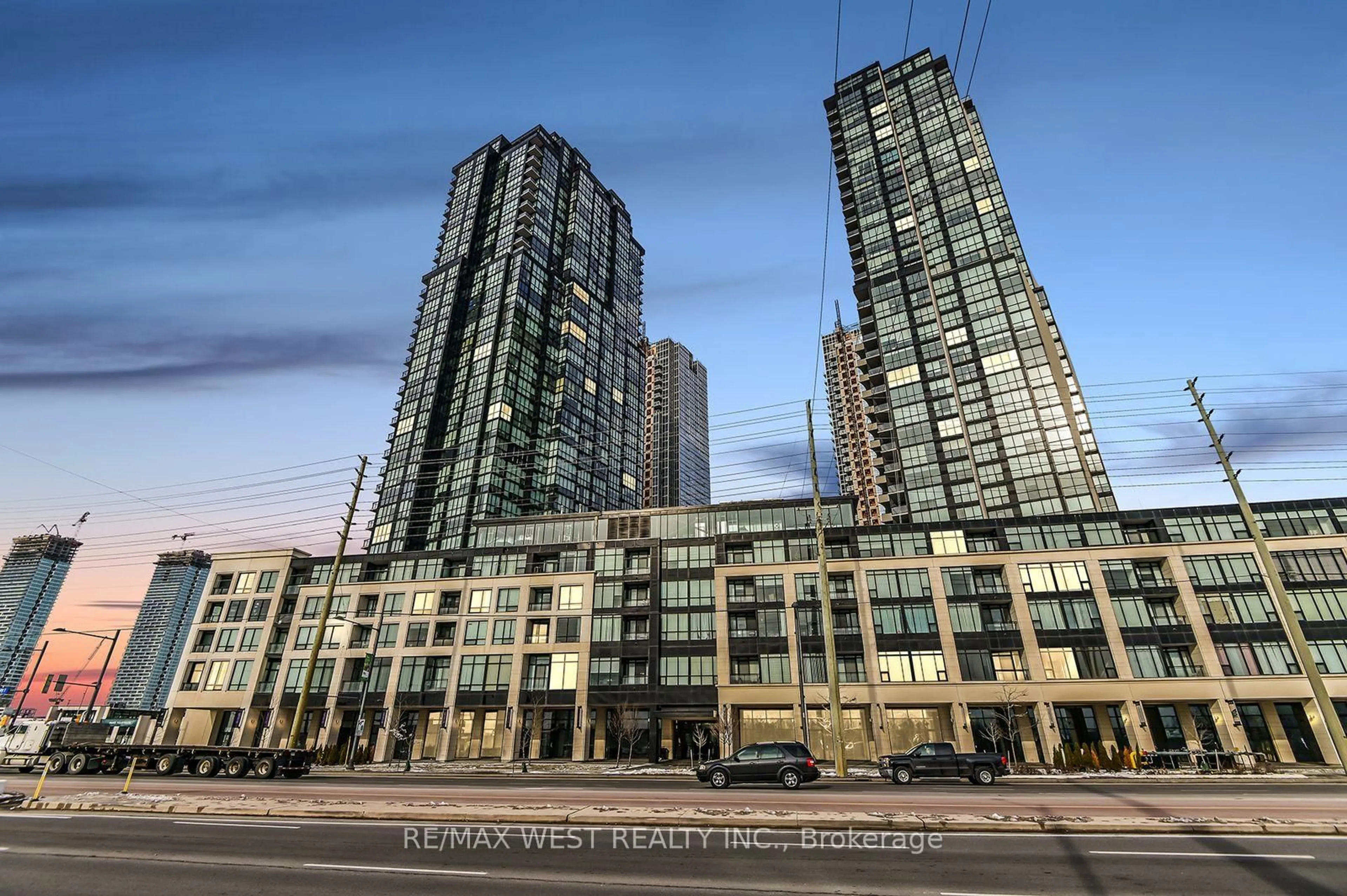 Patio, city buildings view from balcony for 2900 Highway 7 Rd #606, Vaughan Ontario L4K 0G3