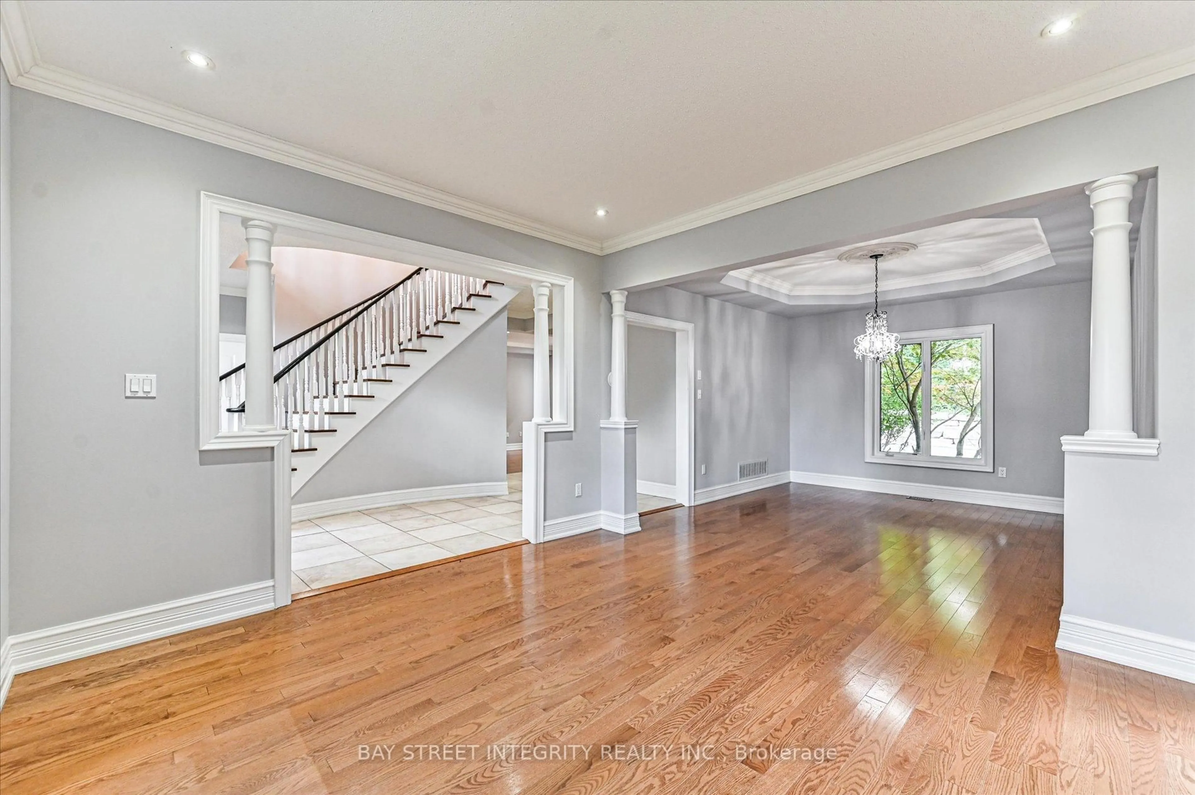 Indoor entryway for 71 Nevada Cres, Vaughan Ontario L6A 2V5